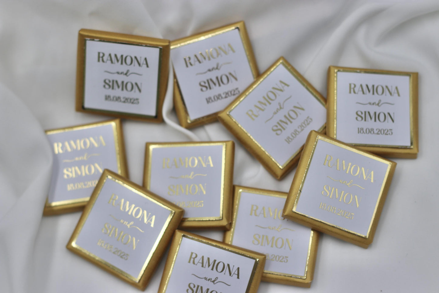 Gastgeschenk (10 Stück) Hochzeit Schokolade Gold oder Silberveredelung - Wedding favor mit Namen und Datum - Minimalistisch - luxuriös