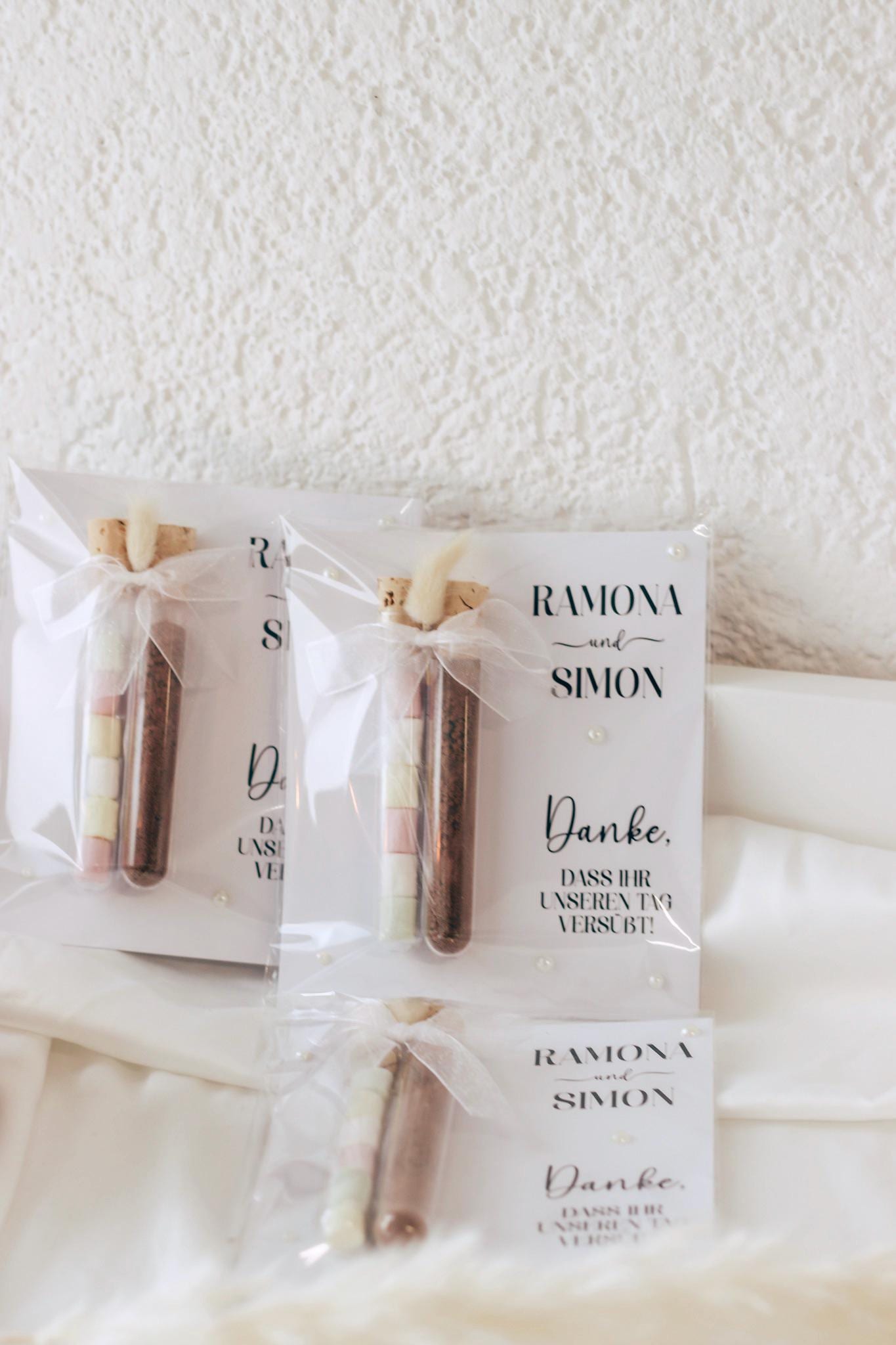 Gastgeschenk/Danksagung Hochzeit "Danke, dass ihr unseren Tag versüßt", befüllte Reagenzgläser, Taufe, Kommunion, personalisiert mit Namen