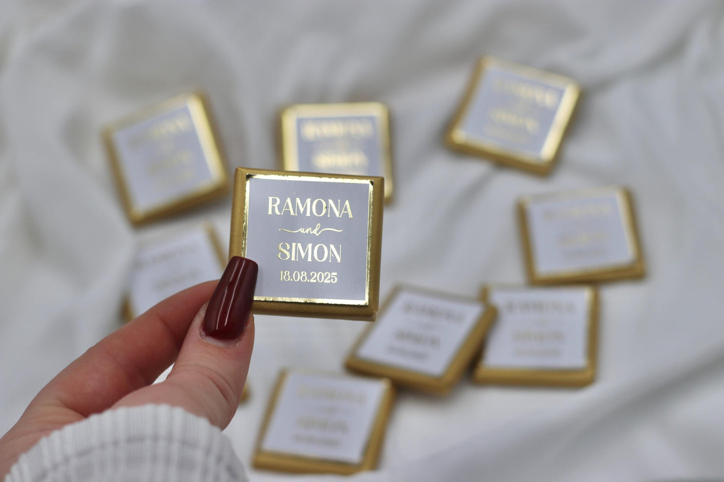 Gastgeschenk (10 Stück) Hochzeit Schokolade Gold oder Silberveredelung - Wedding favor mit Namen und Datum - Minimalistisch - luxuriös