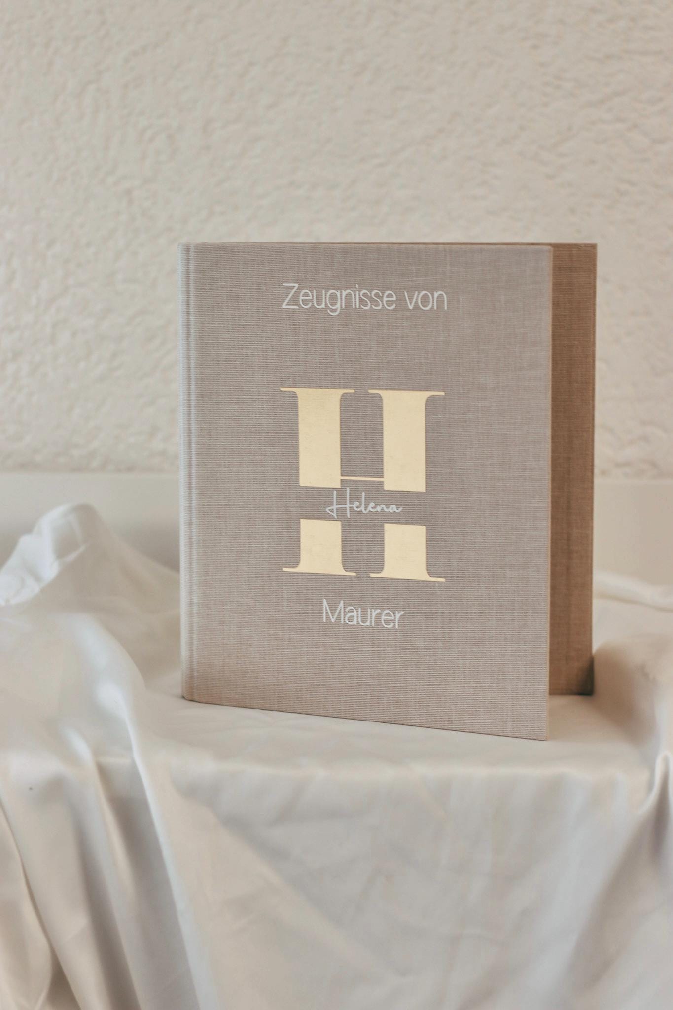 Zeugnisordner Zeugnismappe personalisiert mit dem Namen, in A4 oder A5 auswählbar, Initial in verschiedenen Farben möglich, Schulkind,