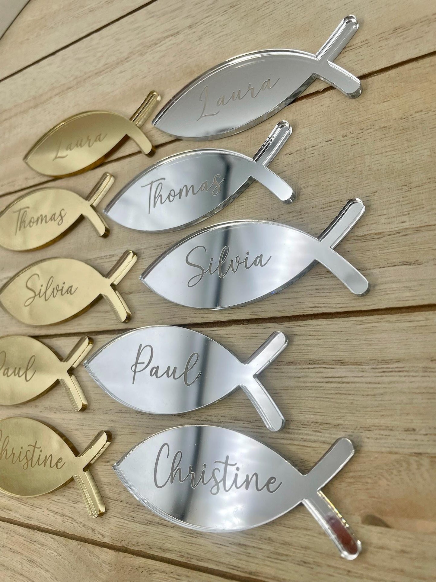 Platzkarte Fisch Taufe Acrylglas Gold & Silber, Namensgravur | Taufdekoration Gastgeschenk Kommunion Konfirmation Platzschild personalisiert