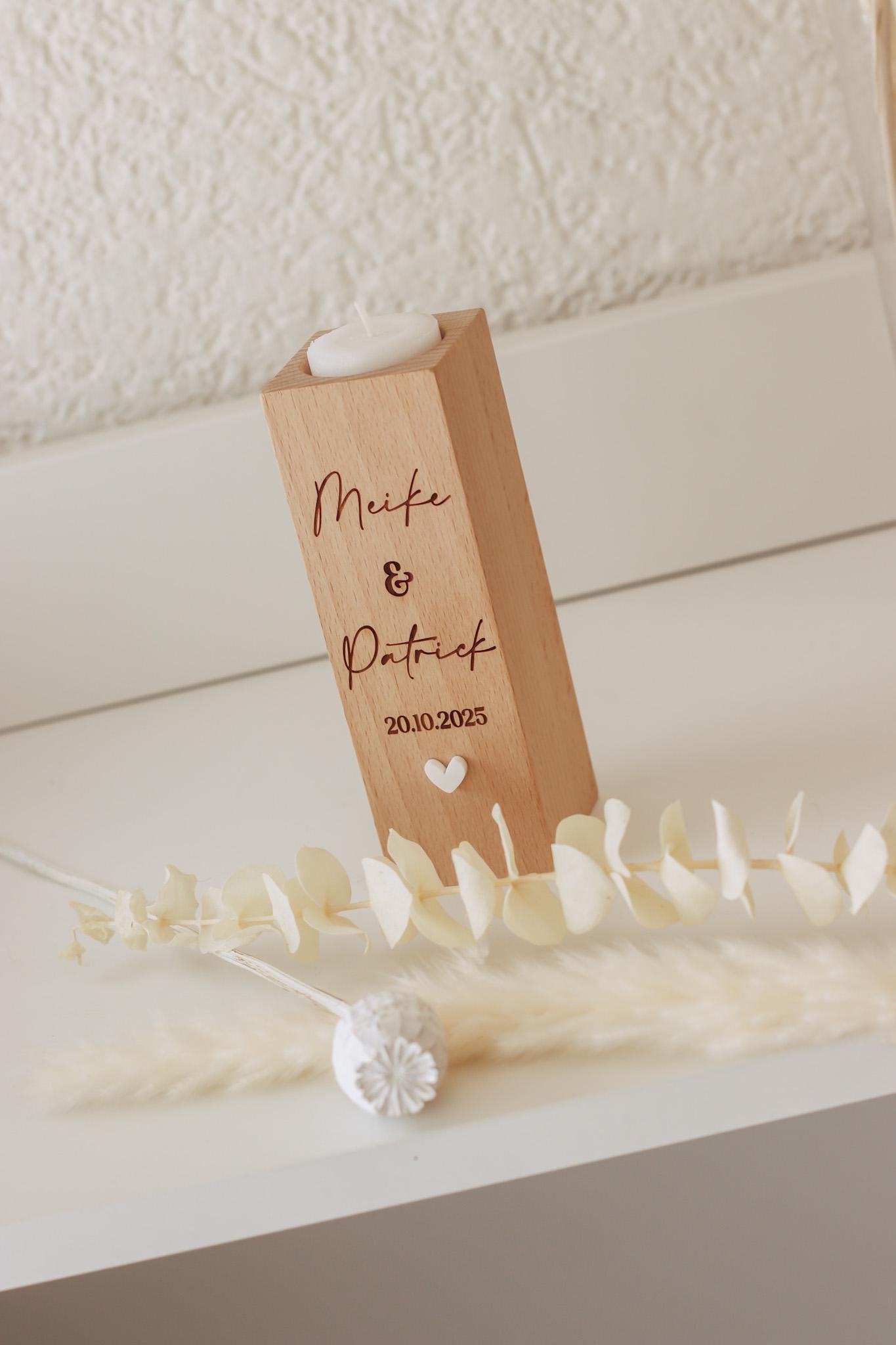 Personalisiertes Hochzeitsgeschenk Holz – Kerzenhalter mit Namen & Datum – 3D Herz – Jahrestagsgeschenk Paar – Gravur, Brautpaar Geschenk,