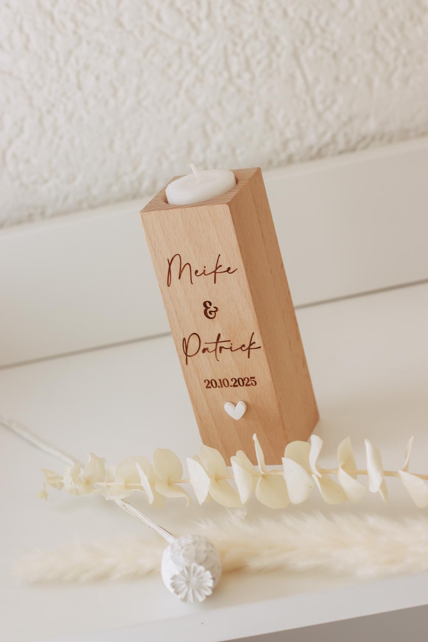 Personalisiertes Hochzeitsgeschenk Holz – Kerzenhalter mit Namen & Datum – 3D Herz – Jahrestagsgeschenk Paar – Gravur, Brautpaar Geschenk,