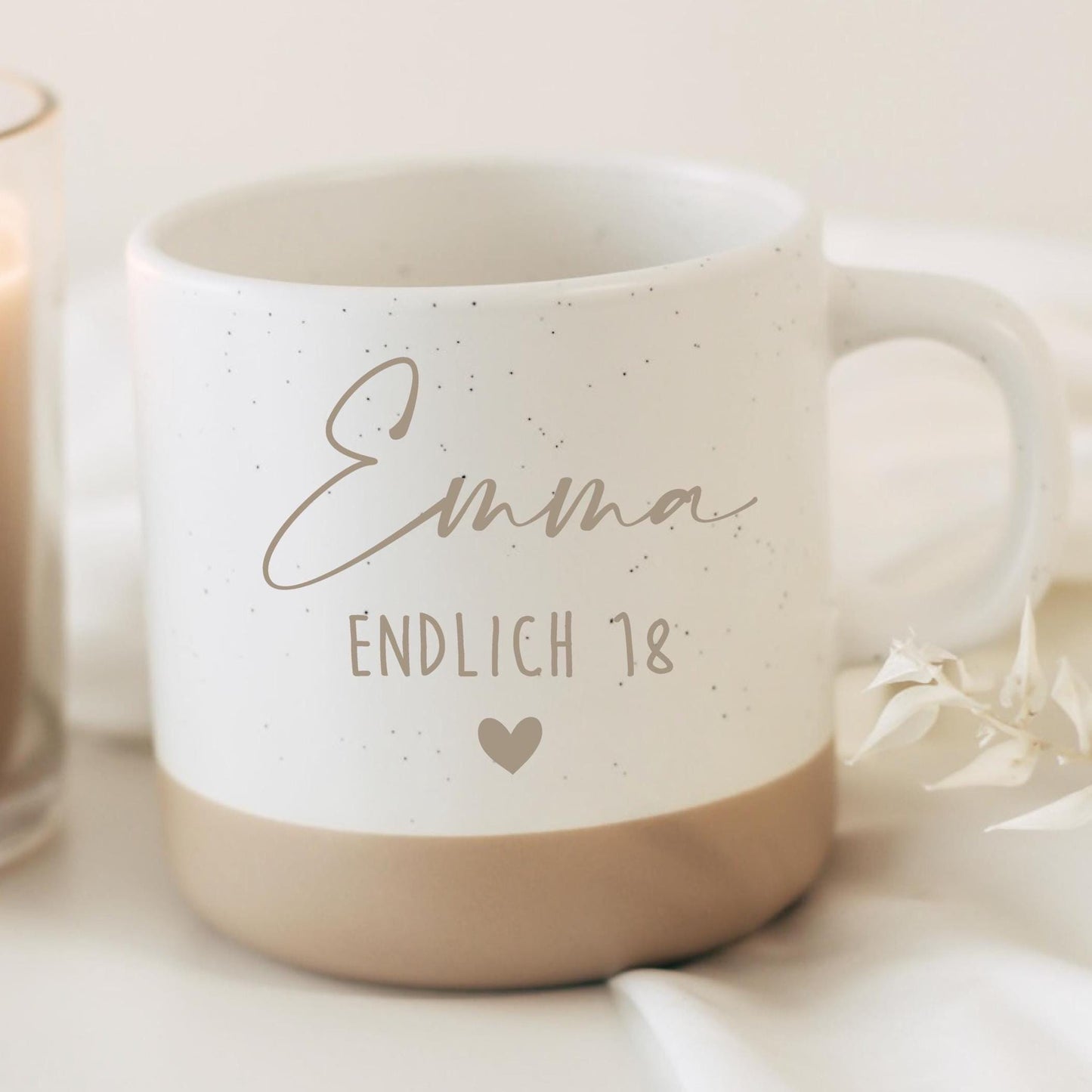 Tasse 18. Geburtstag mit Name – Geschenk zum 18ten – personalisierte Keramiktasse graviert – endlich 18 – Volljährigkeit Geschenk -