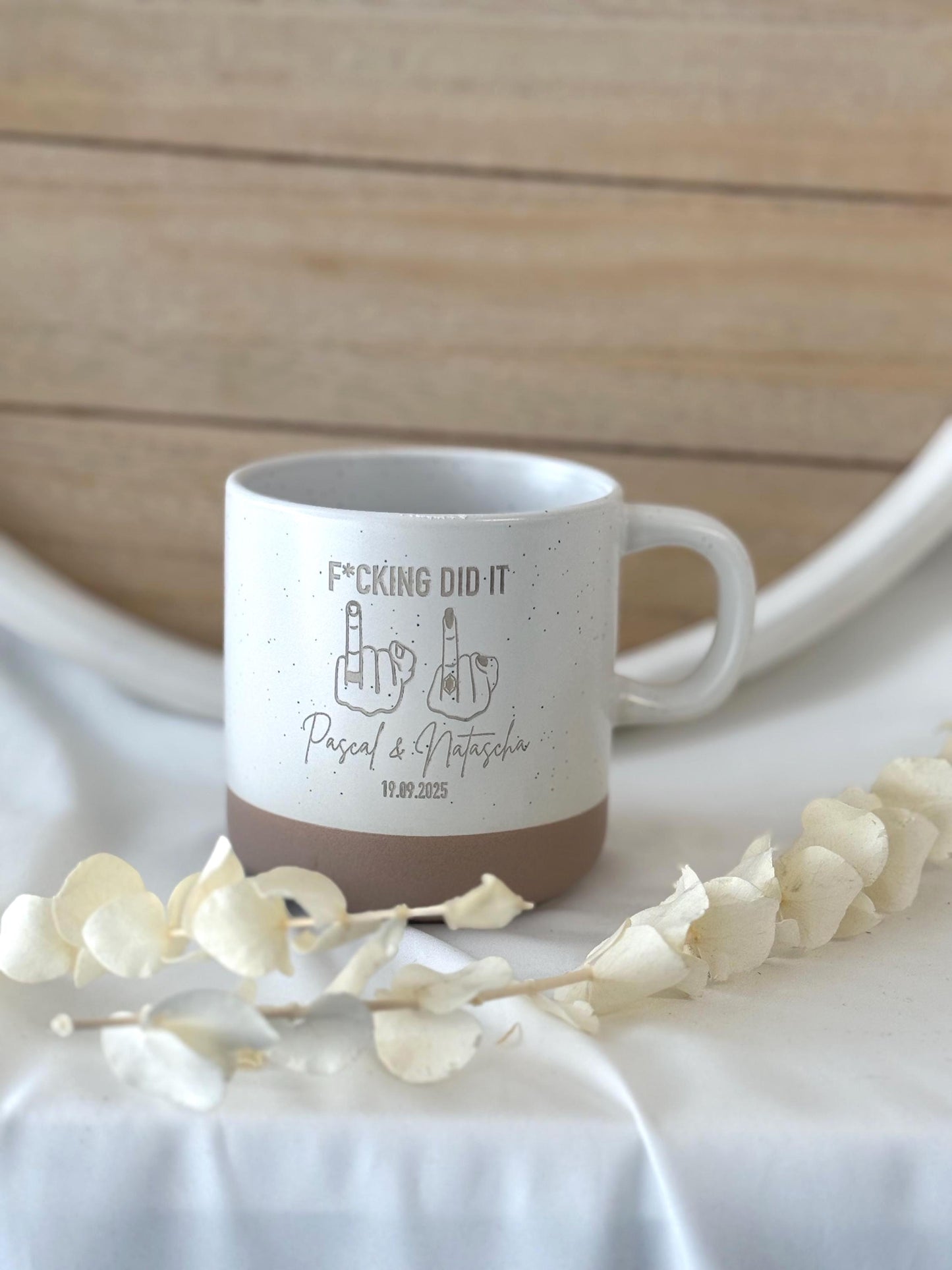 F*cking Did It Tasse personalisiert – Hochzeitsgeschenk – Verlobung Geschenk – lustiges Hochzeitsgeschenk – personalisierte Tasse Hochzeit
