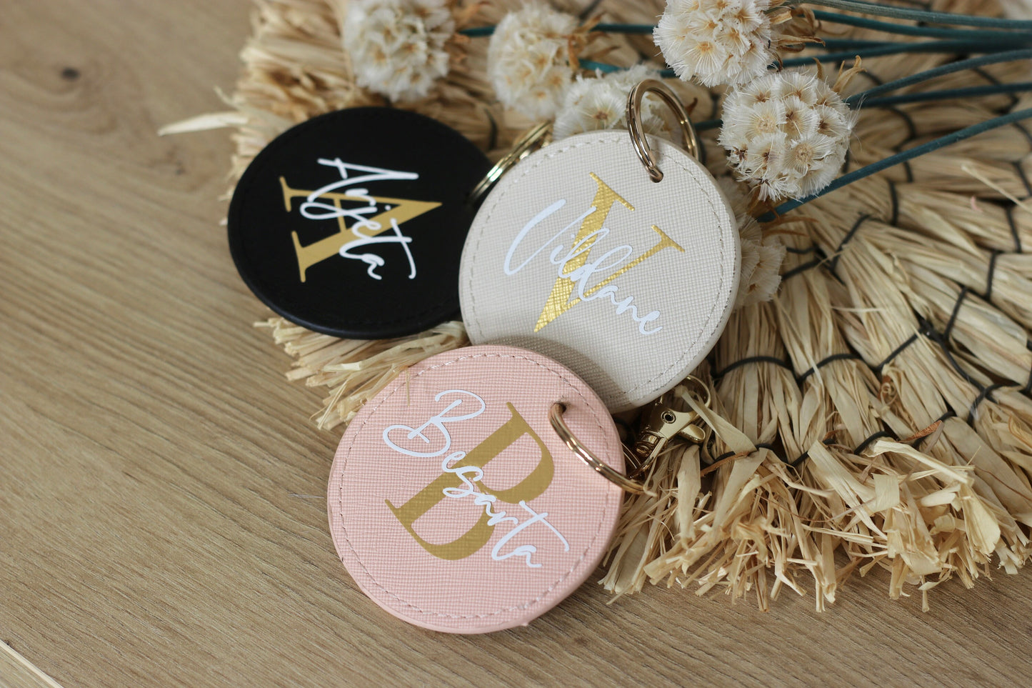 Personalisierter Schlüsselanhänger mit Buchstabe und Name - Kleines Geschenk - Weihnachten Ostern Geburtstag - Mama Oma Schwester