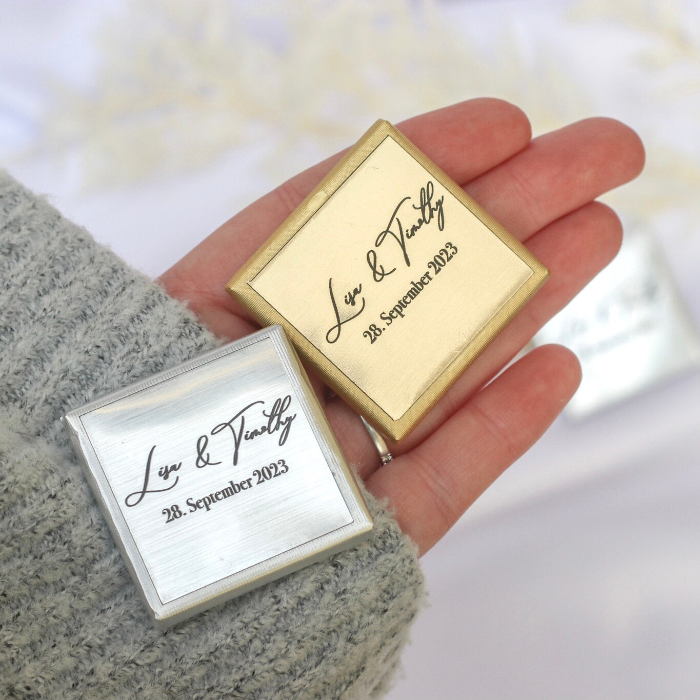 Gastgeschenk personalisierte Schokolade - mit gravierter Platte in gold oder silber - Hochzeit Taufe Verlobung Geburtstag