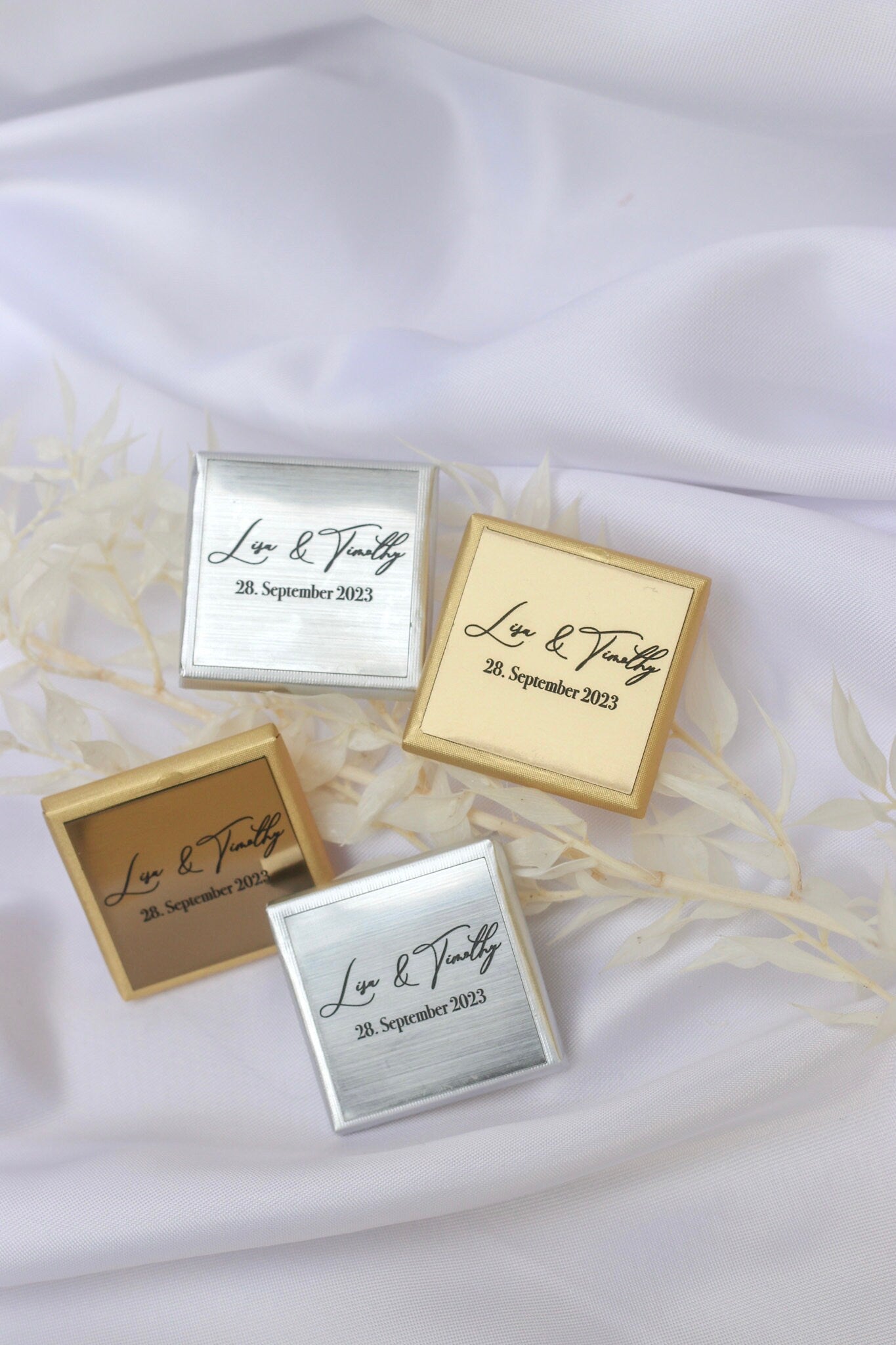 Gastgeschenk personalisierte Schokolade - mit gravierter Platte in gold oder silber - Hochzeit Taufe Verlobung Geburtstag