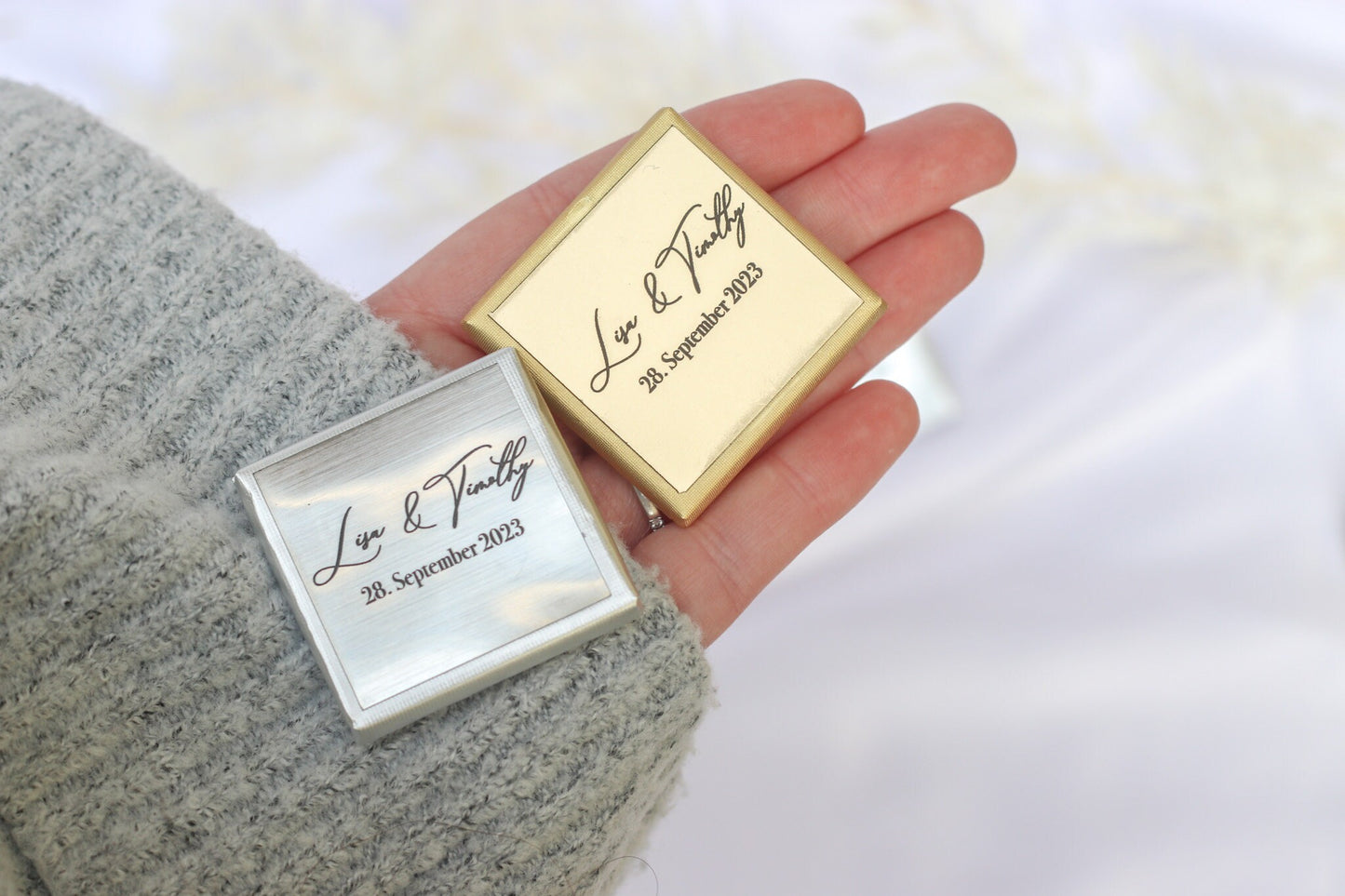 Gastgeschenk personalisierte Schokolade - mit gravierter Platte in gold oder silber - Hochzeit Taufe Verlobung Geburtstag