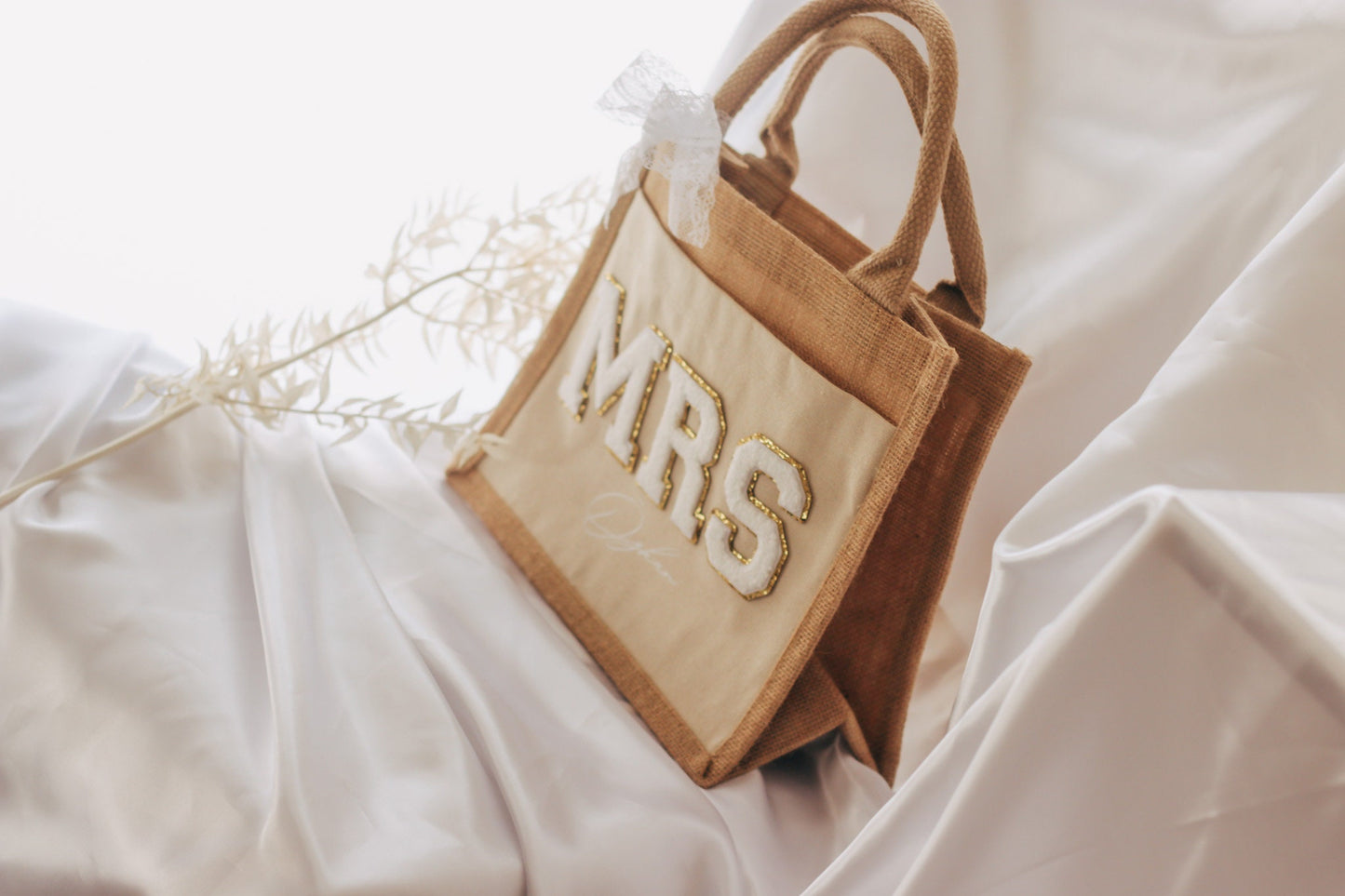 Brauttasche mal anders - "MRS" Glitzerpatches + aufgedruckter Nachname | Jutetasche | Braut Accessoires | Jutetasche | personalisiert
