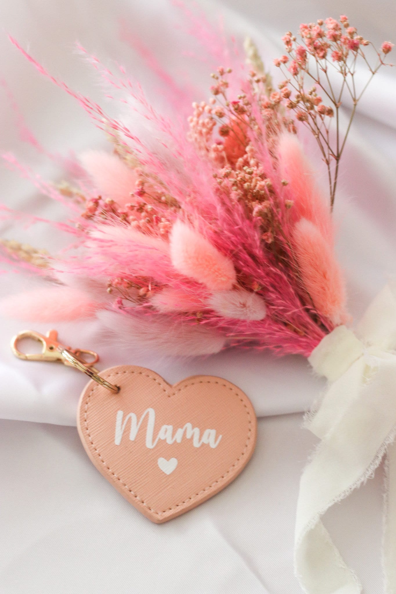 Trockenblumenstrauß Muttertag - Geschenk für Mama inkl. Schlüsselanhänger - Oma Mama - Beste Mama