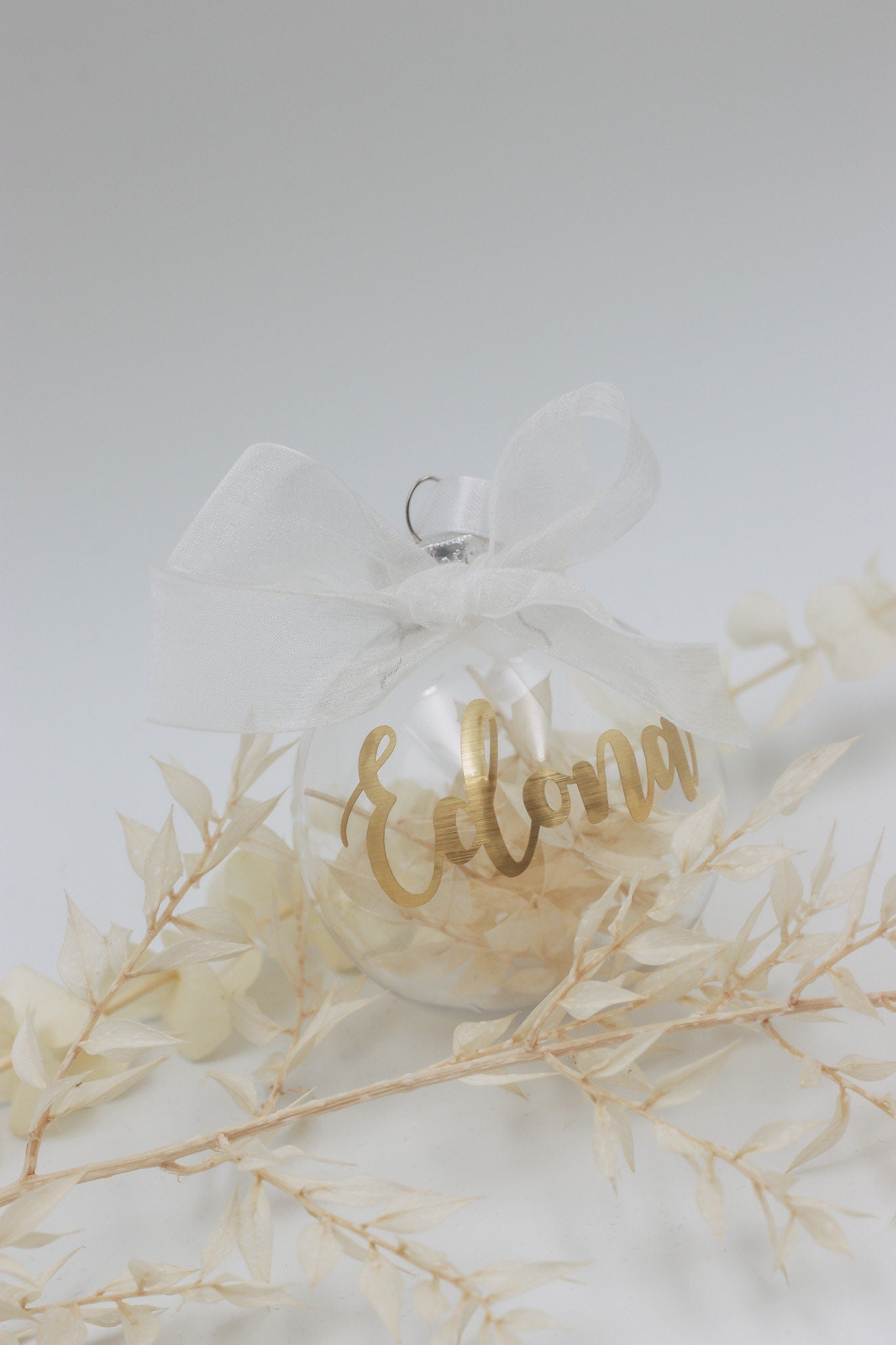 Weihnachtskugel mit Ruscus gefüllt & personalisiert | Christbaumkugel | Gastgeschenk | verschiedene Farben | 8cm groß | bruchsicher