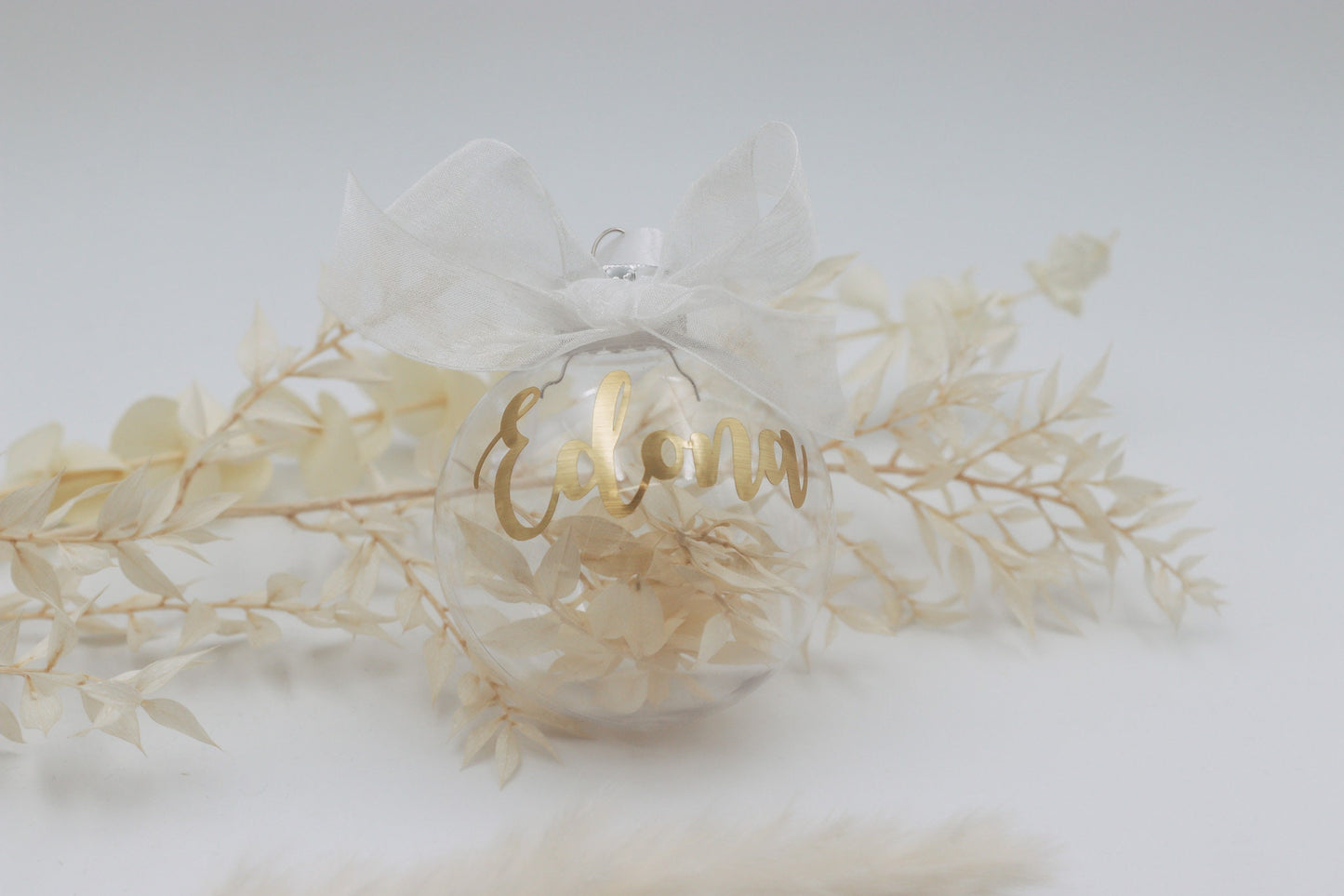 Weihnachtskugel mit Ruscus gefüllt & personalisiert | Christbaumkugel | Gastgeschenk | verschiedene Farben | 8cm groß | bruchsicher