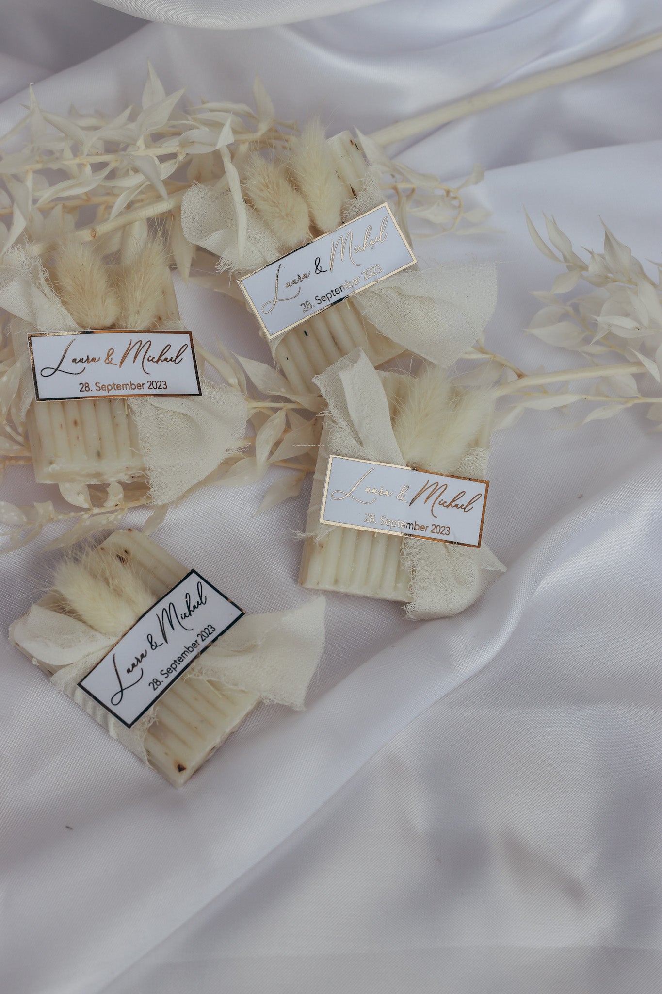 Gastgeschenk Lavendelseife mit Chiffonband und Samtgras