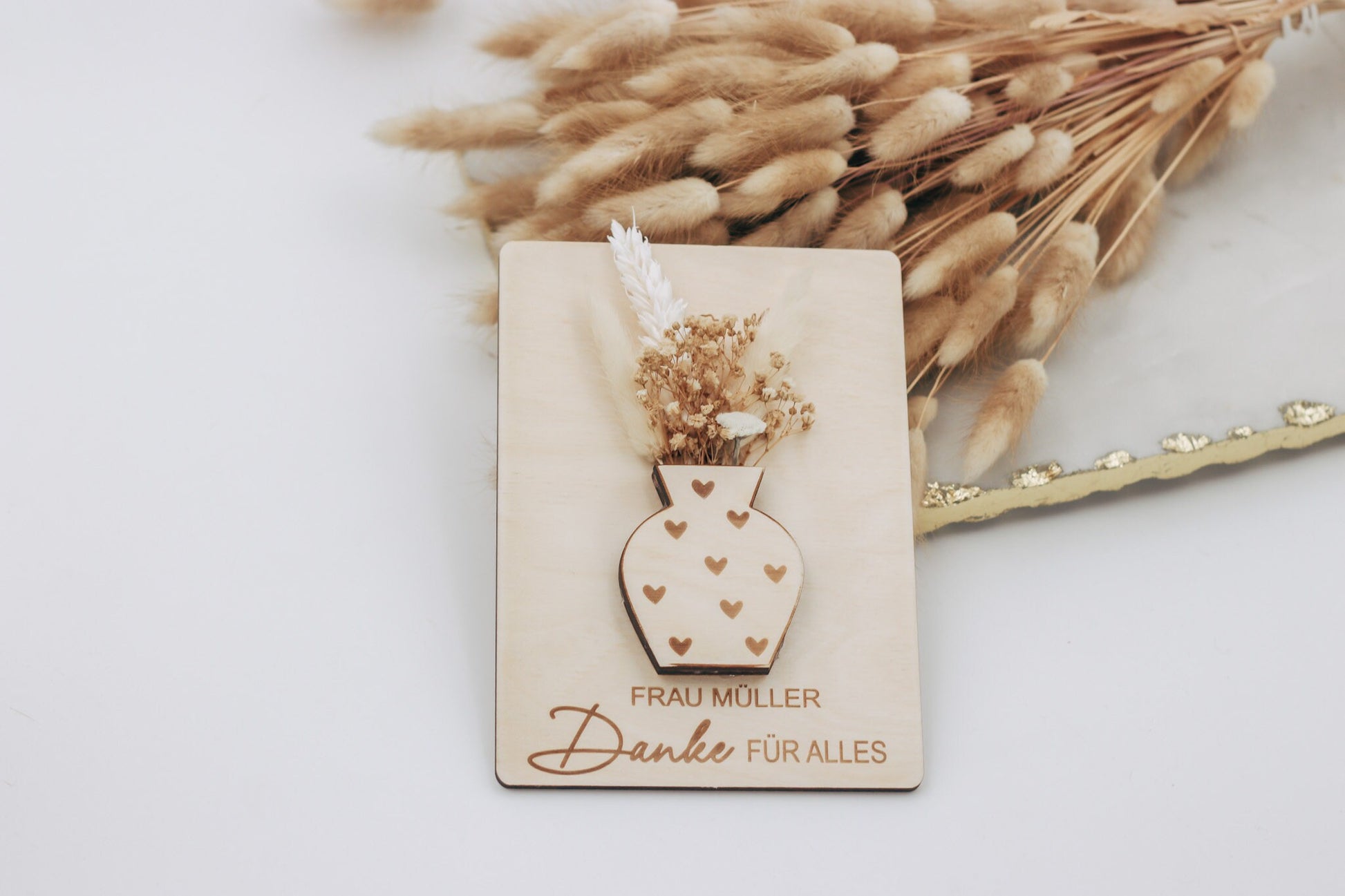 Lehrerin Erzieherin Abschiedsgeschenk - Gravierte Holzkarte mit Trockenblumen und Personalisierung - Lehrerin mit Herz - Dankeschön