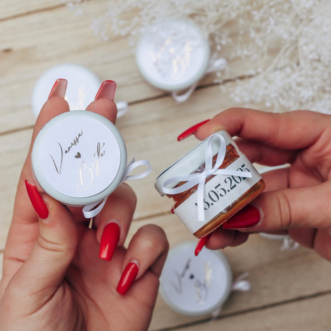 Gastgeschenk Hochzeit - kleine Honiggläser - Goldene Schriftveredelung - personalisiert mit Namen & Datum