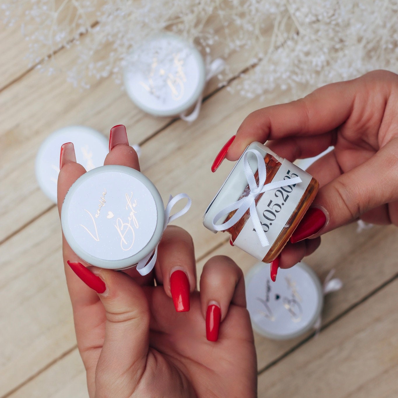 Gastgeschenk Hochzeit - kleine Honiggläser - Goldene Schriftveredelung - personalisiert mit Namen & Datum