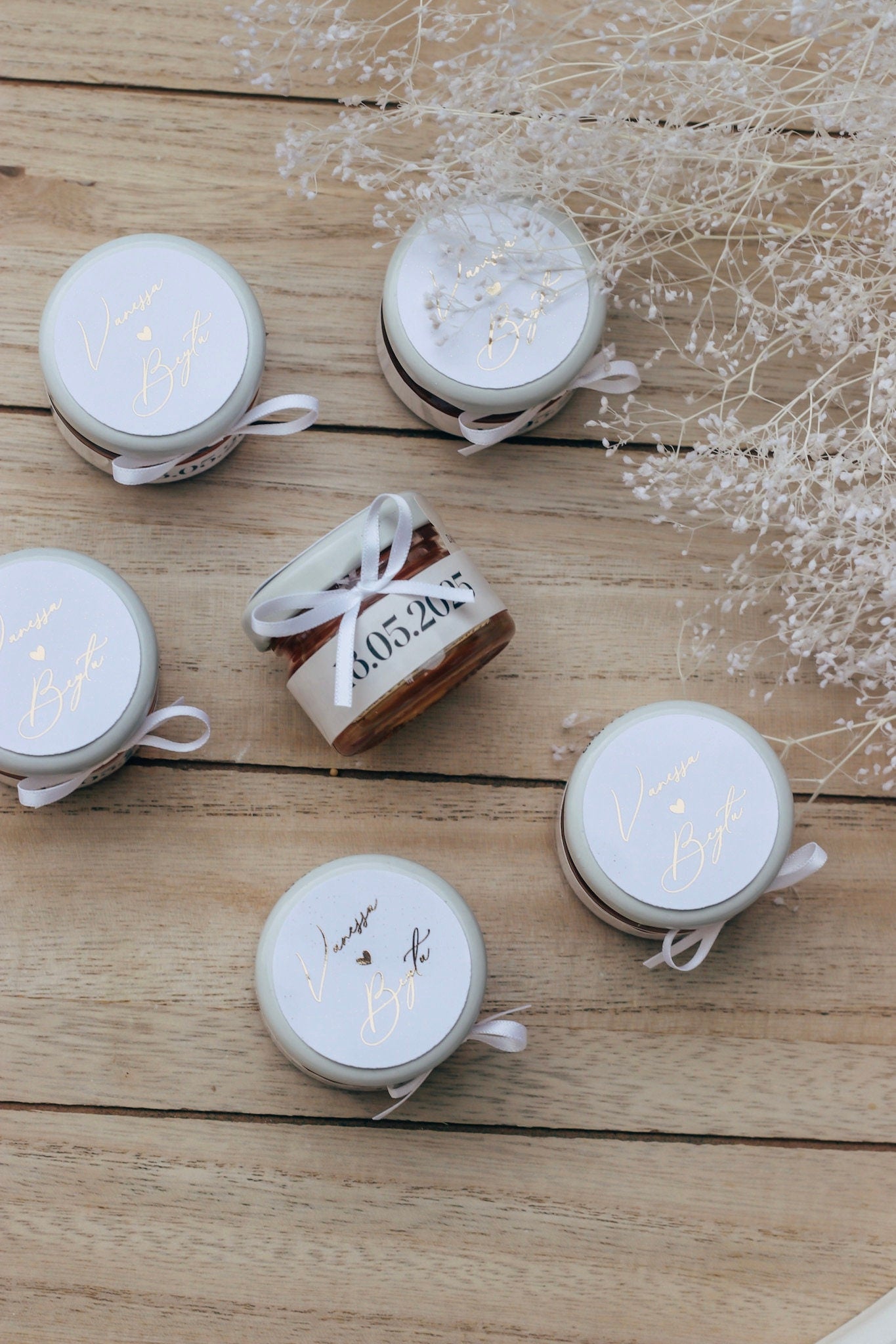 Gastgeschenk Hochzeit - kleine Honiggläser - Goldene Schriftveredelung - personalisiert mit Namen & Datum