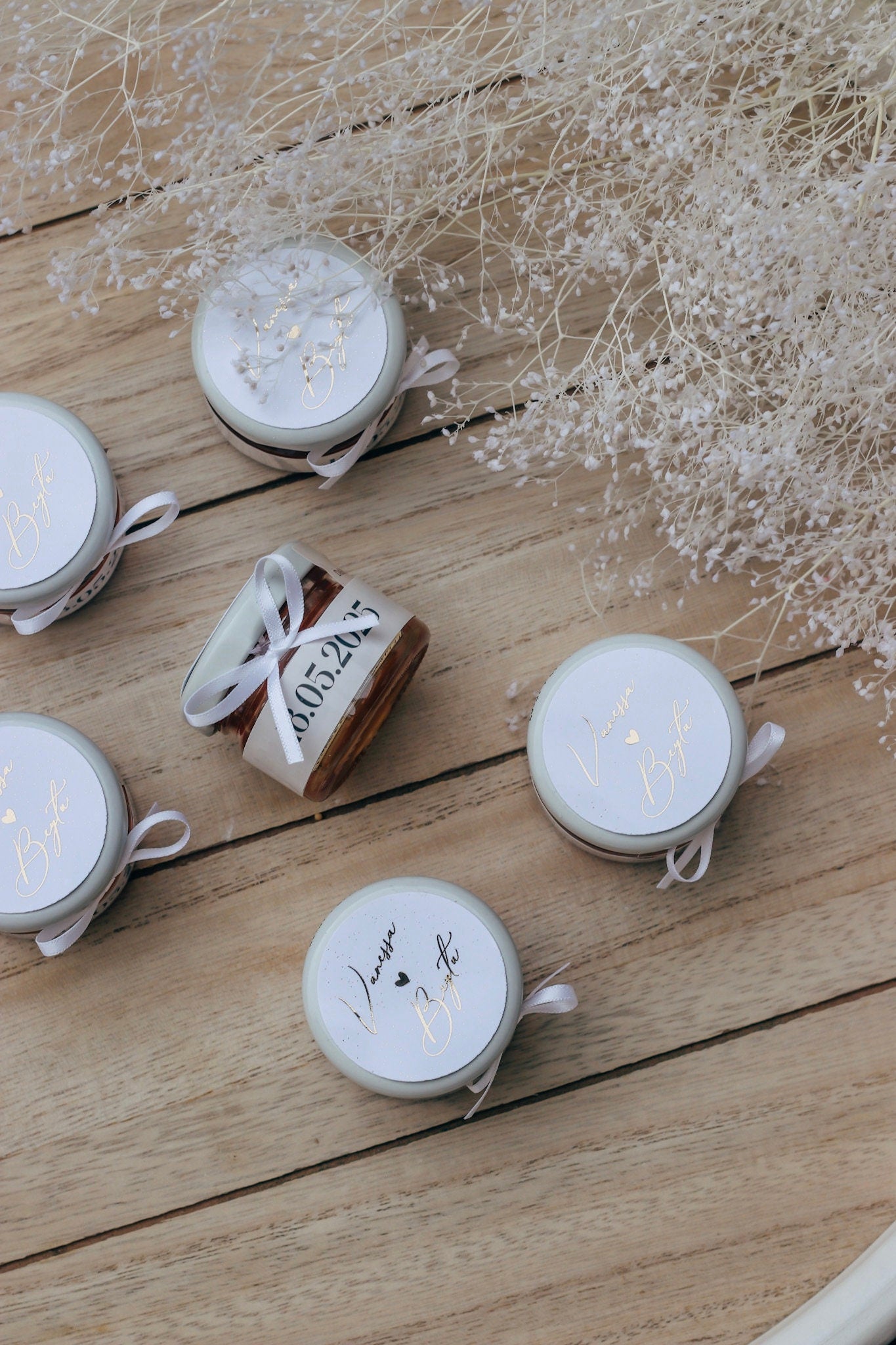 Gastgeschenk Hochzeit - kleine Honiggläser - Goldene Schriftveredelung - personalisiert mit Namen & Datum