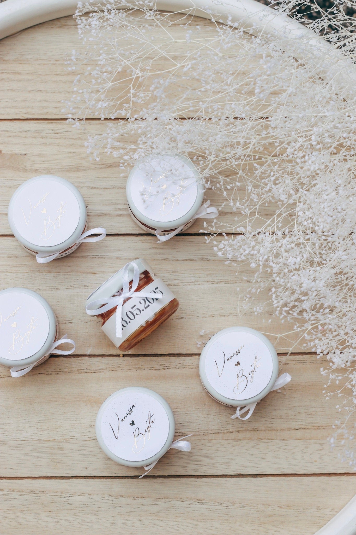 Gastgeschenk Hochzeit - kleine Honiggläser - Goldene Schriftveredelung - personalisiert mit Namen & Datum