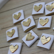 10 x personalisierte Schokoladen mit gravierten Acryl Herz, gold oder silber, mit Namen & Datum