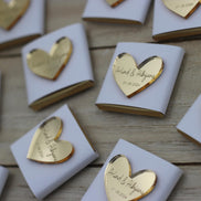 10 x personalisierte Schokoladen mit gravierten Acryl Herz, gold oder silber, mit Namen & Datum