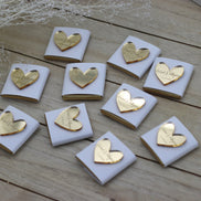 10 x personalisierte Schokoladen mit gravierten Acryl Herz, gold oder silber, mit Namen & Datum