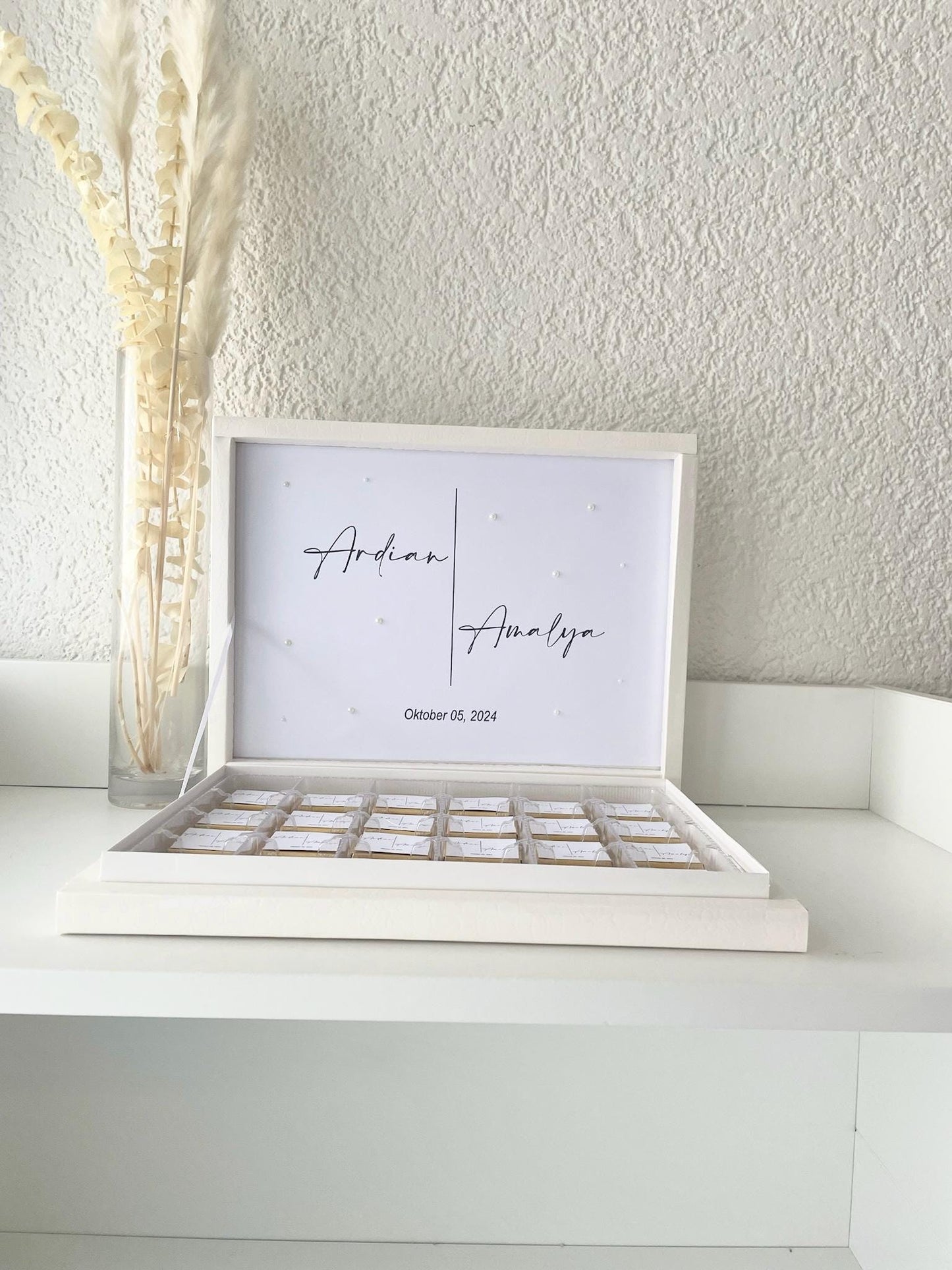 Schokobox personalisiert mit Namen & Datum - mit dekorativen Perlen - weiß minimalistisch Hochzeit Verlobung Sözümüz Söz