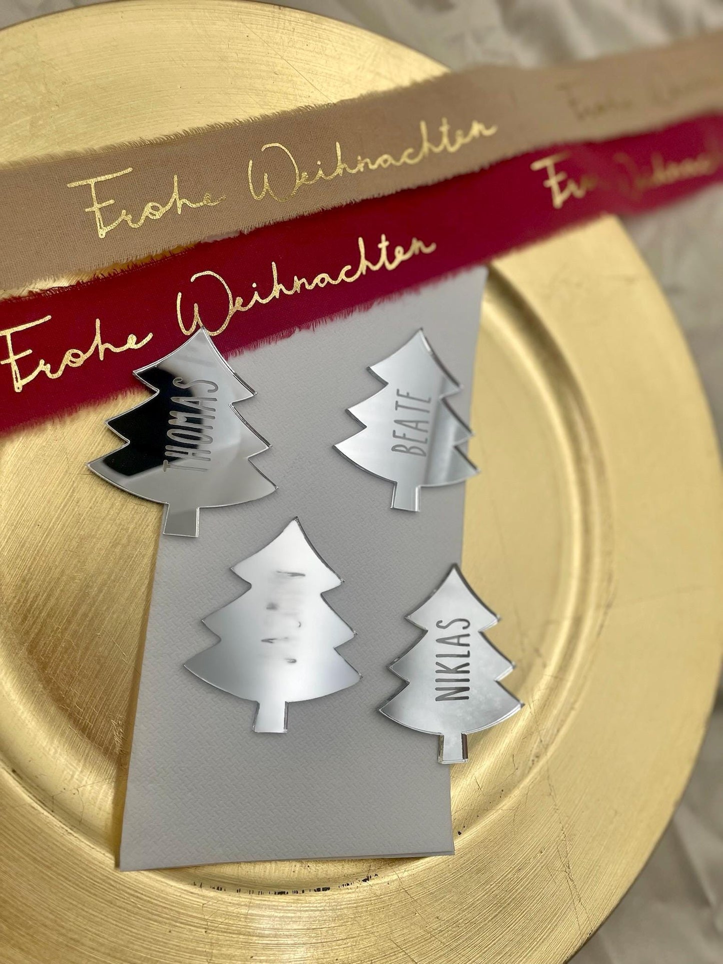 Weihnachten Platzkarte (auch mit Loch möglich) für den gedeckten Tisch oder auch als Deko für vorhandene Geschenke, 6,5 cm Gold oder silber