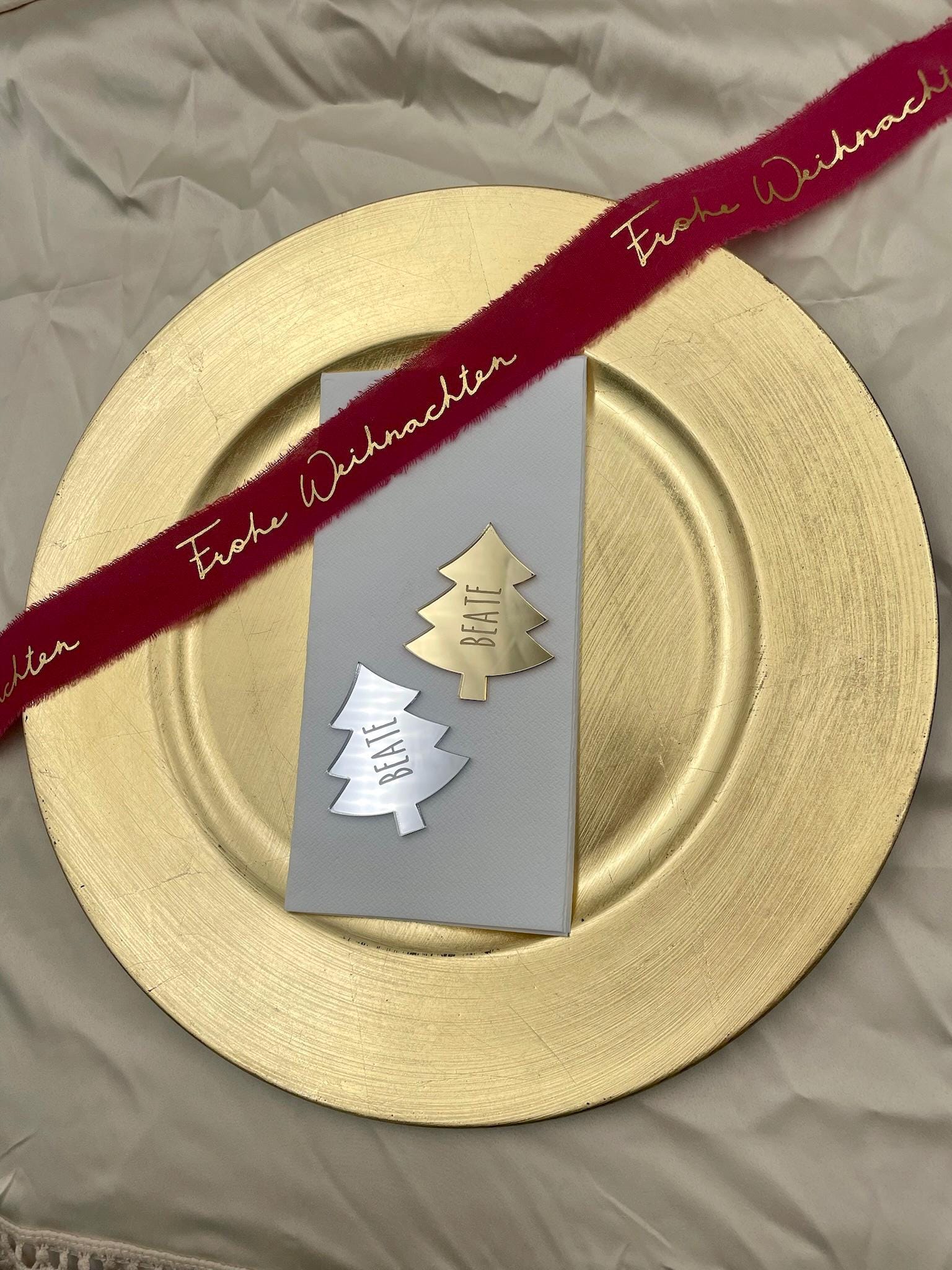 Weihnachten Platzkarte (auch mit Loch möglich) für den gedeckten Tisch oder auch als Deko für vorhandene Geschenke, 6,5 cm Gold oder silber