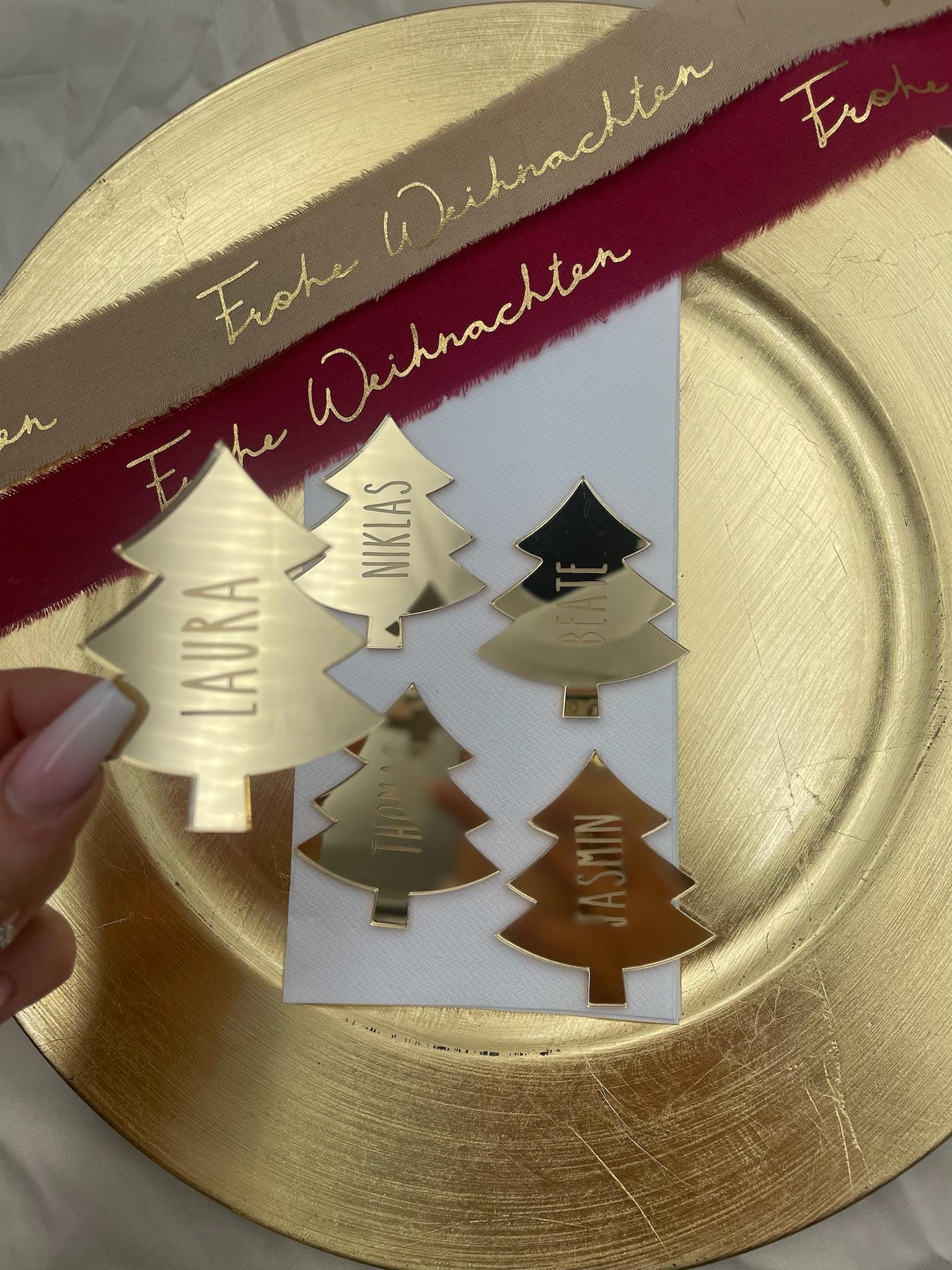 Weihnachten Platzkarte (auch mit Loch möglich) für den gedeckten Tisch oder auch als Deko für vorhandene Geschenke, 6,5 cm Gold oder silber