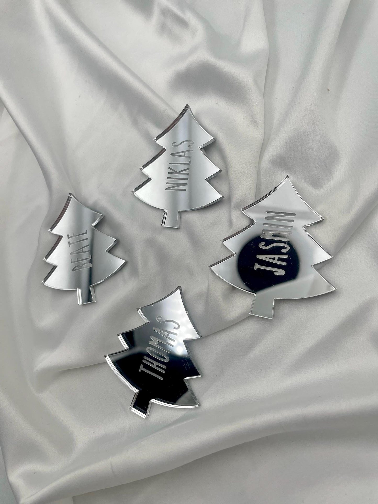 Weihnachten Platzkarte (auch mit Loch möglich) für den gedeckten Tisch oder auch als Deko für vorhandene Geschenke, 6,5 cm Gold oder silber