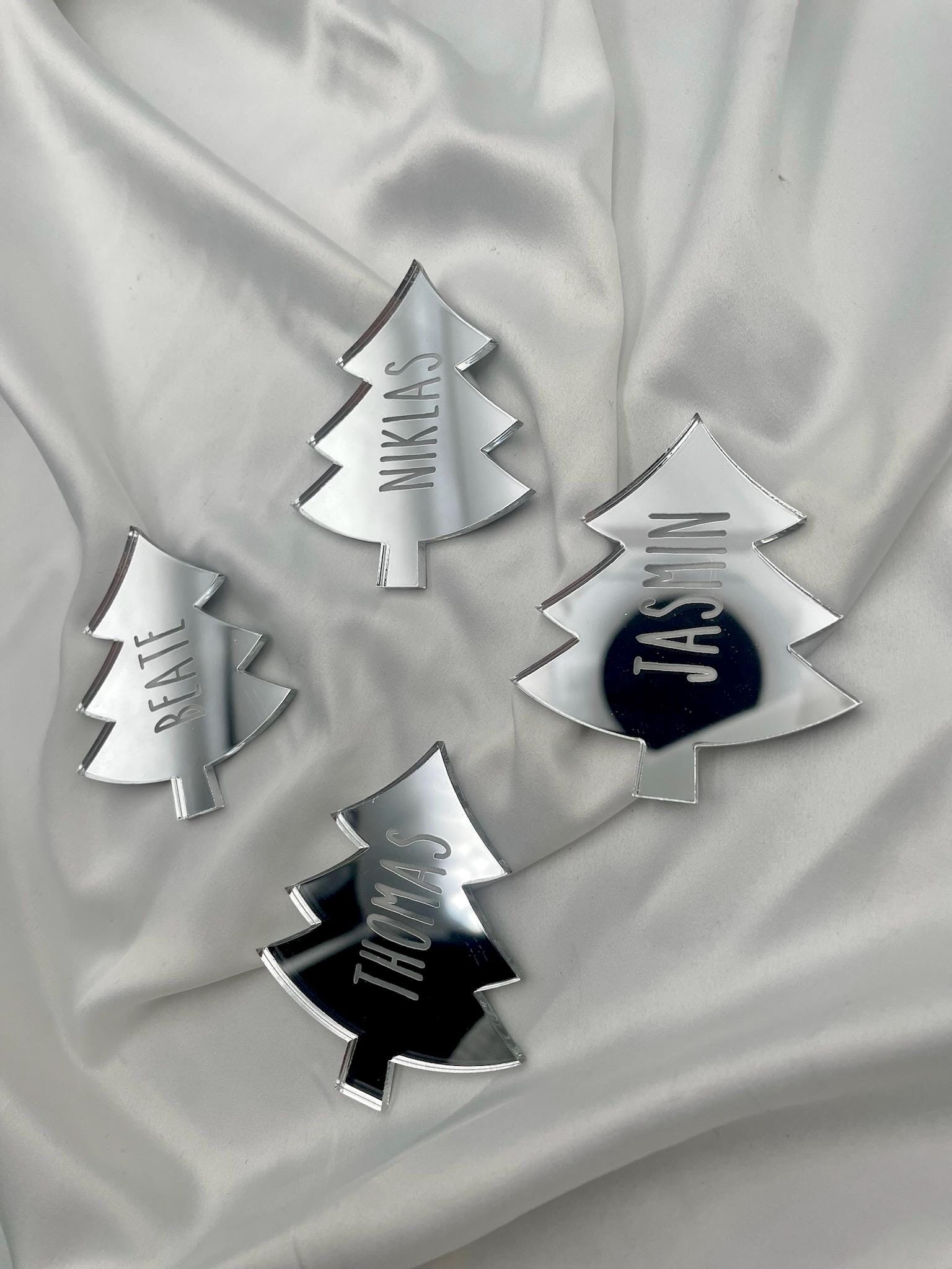 Weihnachten Platzkarte (auch mit Loch möglich) für den gedeckten Tisch oder auch als Deko für vorhandene Geschenke, 6,5 cm Gold oder silber