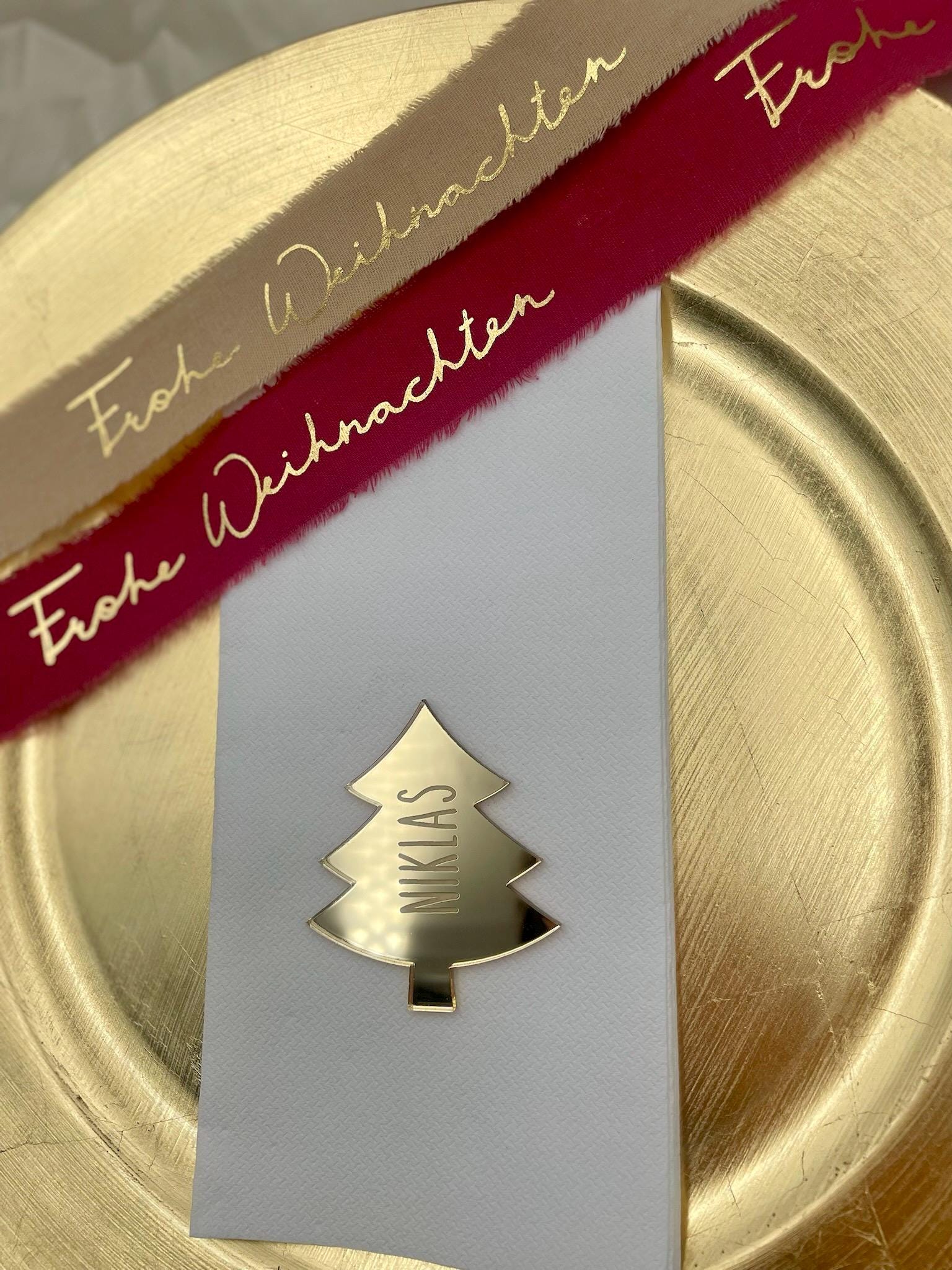 Weihnachten Platzkarte (auch mit Loch möglich) für den gedeckten Tisch oder auch als Deko für vorhandene Geschenke, 6,5 cm Gold oder silber