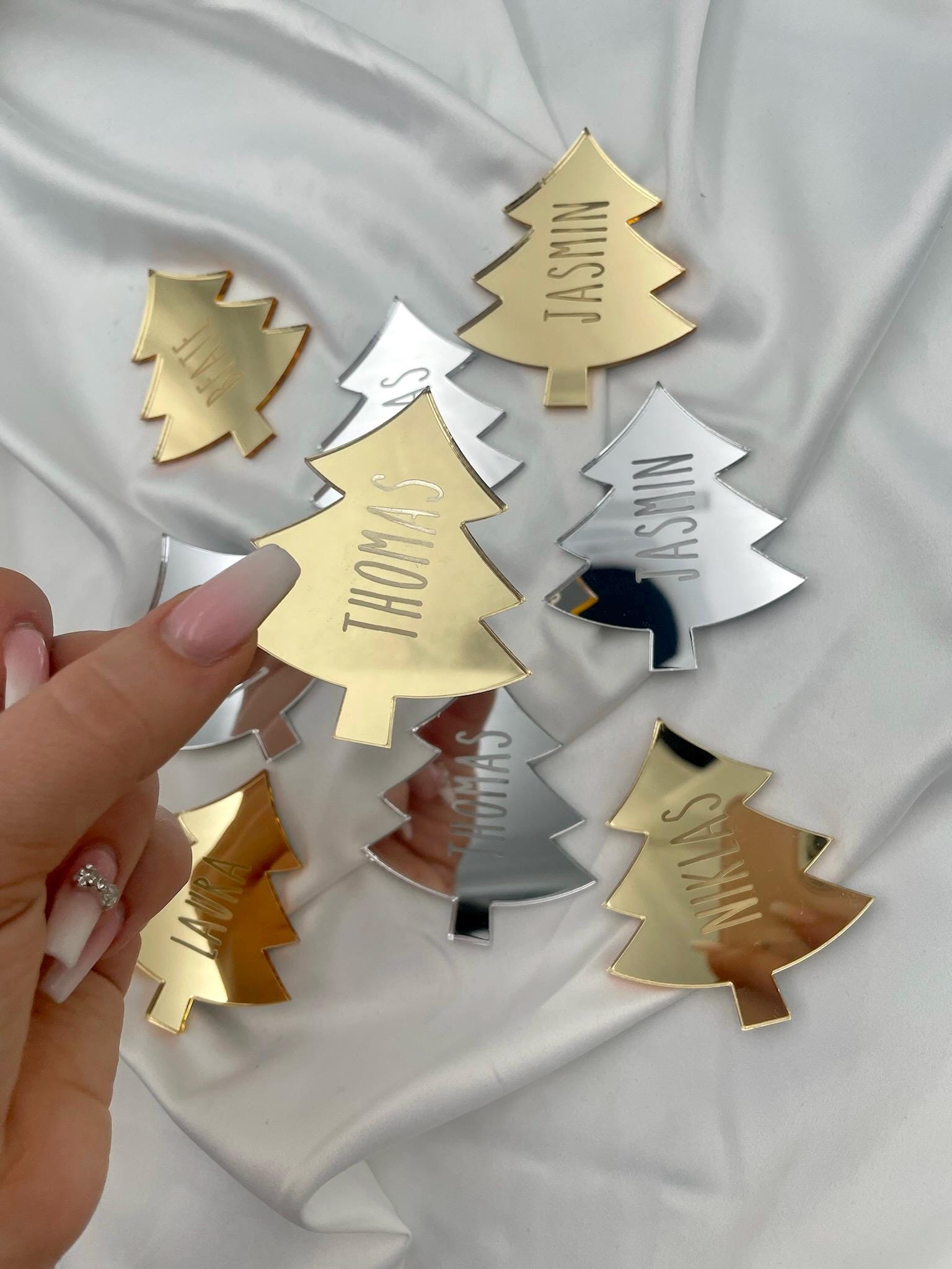 Weihnachten Platzkarte (auch mit Loch möglich) für den gedeckten Tisch oder auch als Deko für vorhandene Geschenke, 6,5 cm Gold oder silber