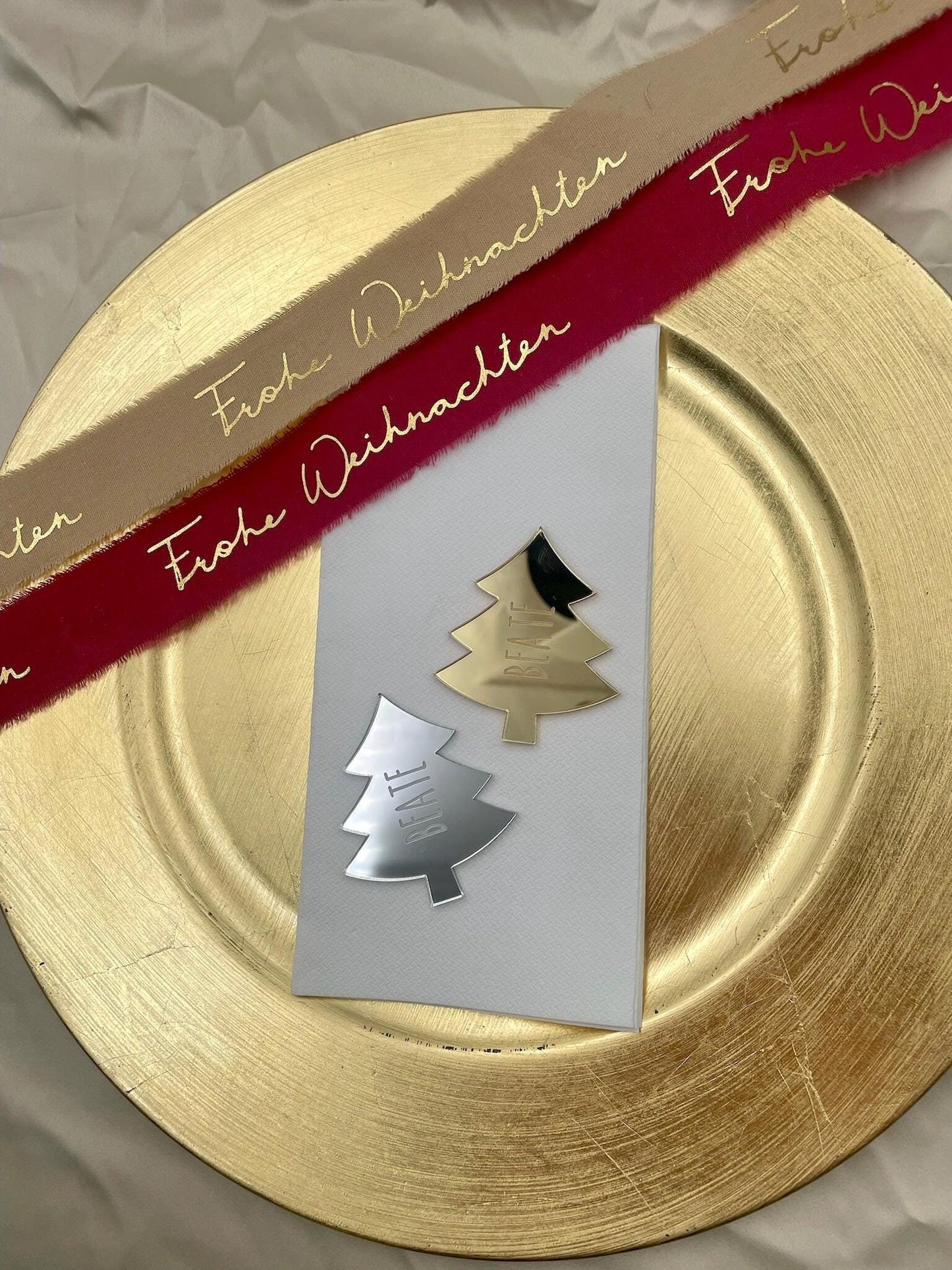 Weihnachten Platzkarte (auch mit Loch möglich) für den gedeckten Tisch oder auch als Deko für vorhandene Geschenke, 6,5 cm Gold oder silber