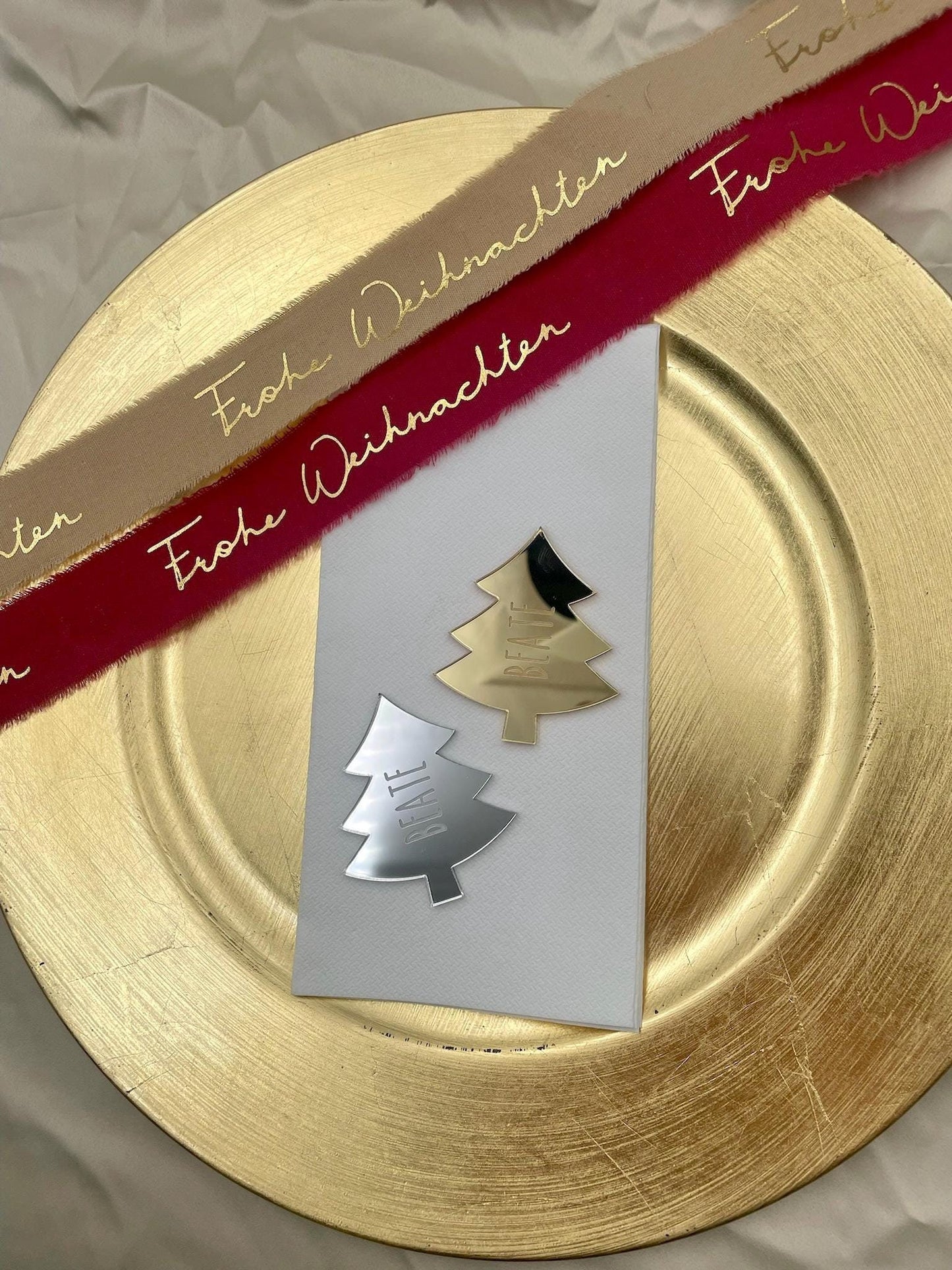 Weihnachten Platzkarte (auch mit Loch möglich) für den gedeckten Tisch oder auch als Deko für vorhandene Geschenke, 6,5 cm Gold oder silber