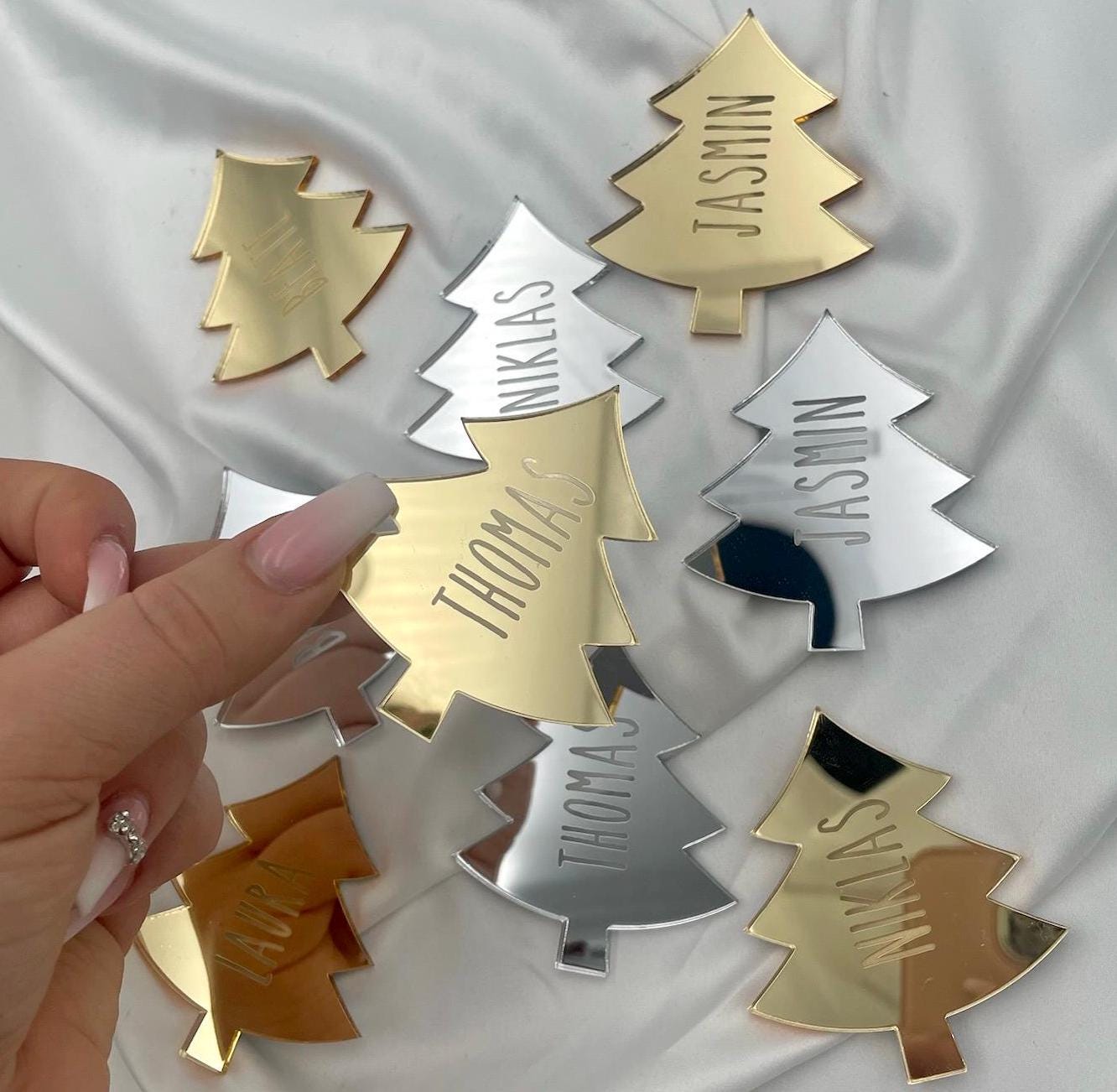 Weihnachten Platzkarte (auch mit Loch möglich) für den gedeckten Tisch oder auch als Deko für vorhandene Geschenke, 6,5 cm Gold oder silber