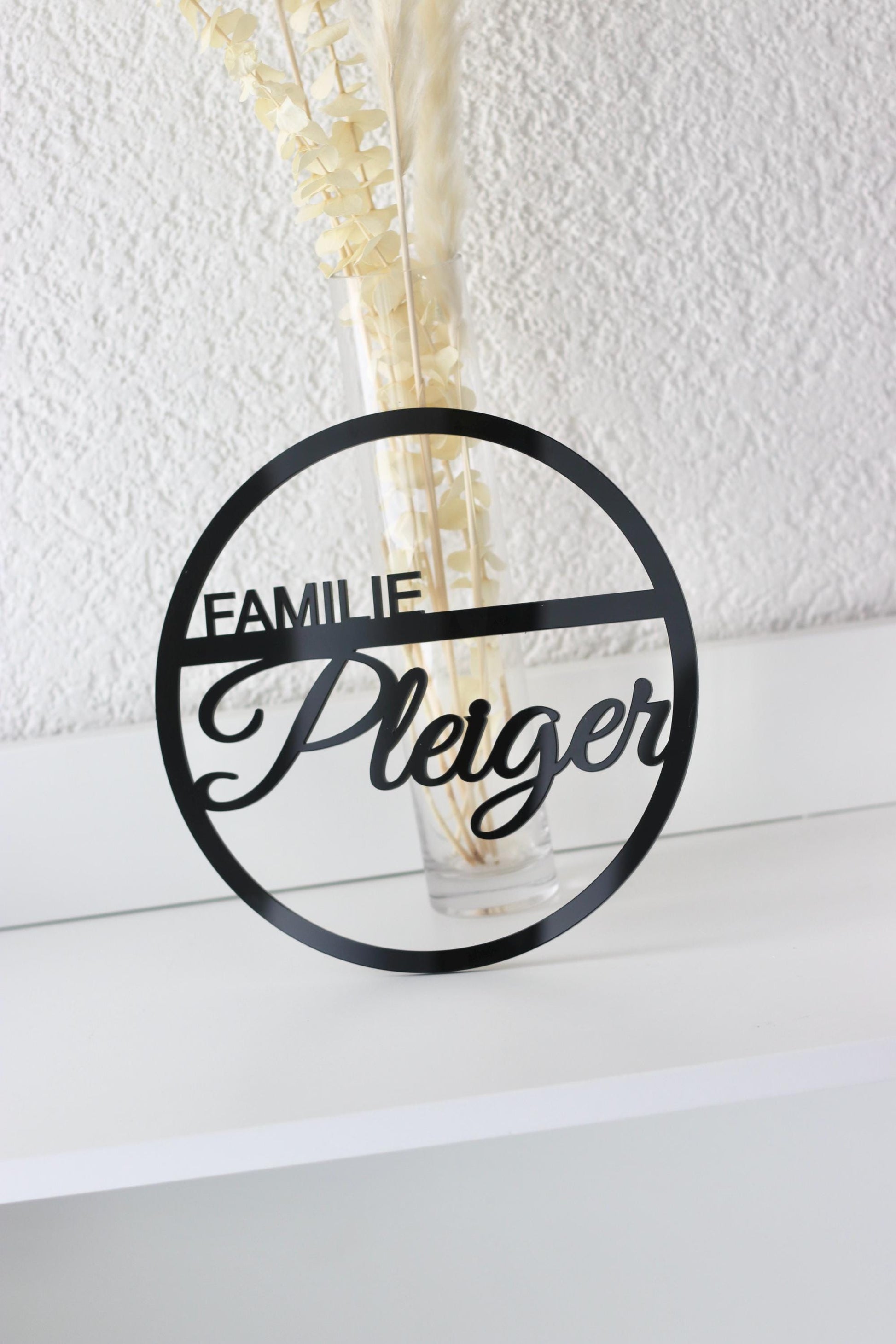 Personalisierter Türkranz in Wunschfarbe mit Familiennamen - 25 cm Durchmesser - Hochzeitsgeschenk, Geburtstagsgeschenk, Einzugsgeschenk