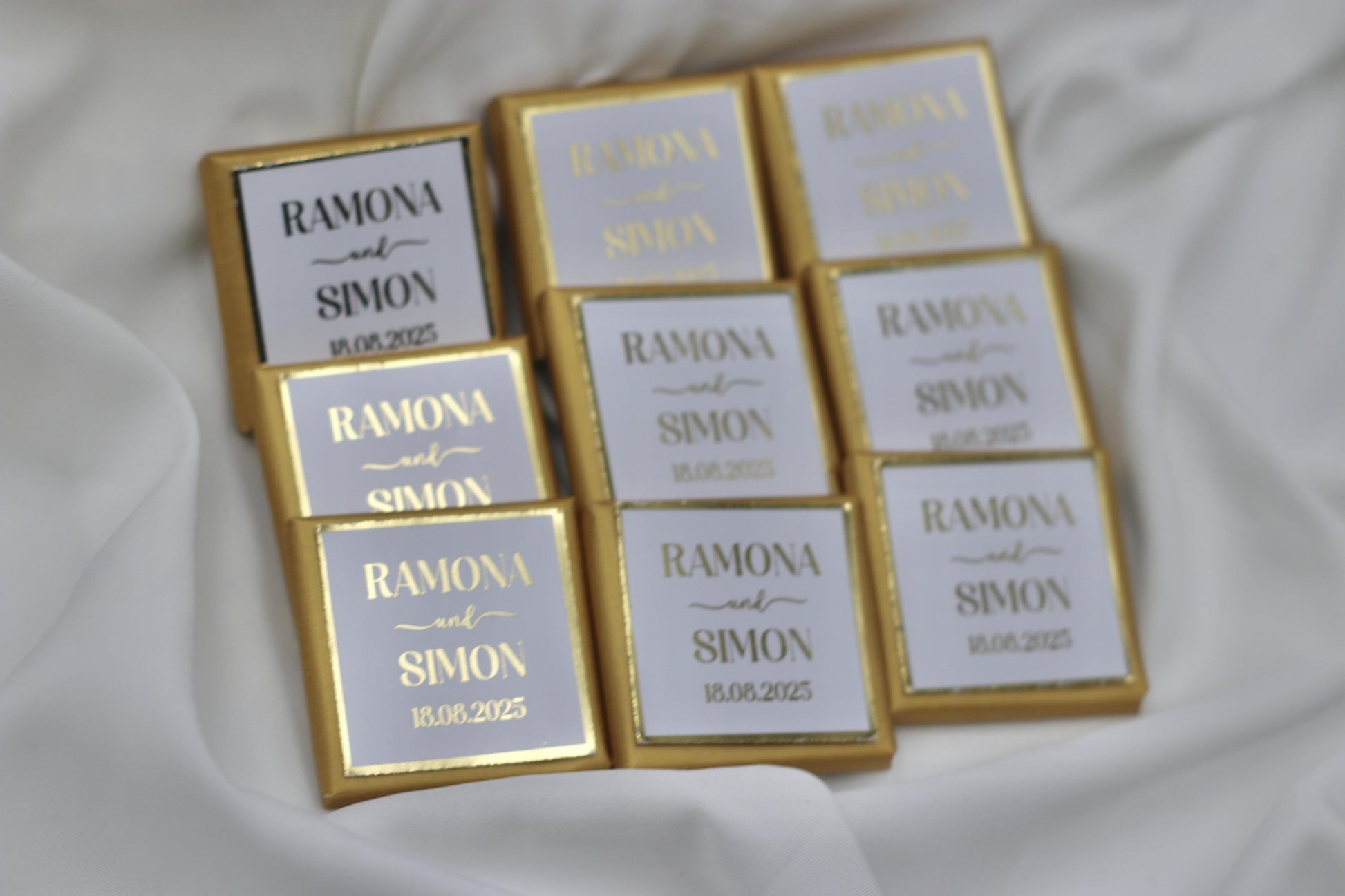 Gastgeschenk (10 Stück) Hochzeit Schokolade Gold oder Silberveredelung - Wedding favor mit Namen und Datum - Minimalistisch - luxuriös