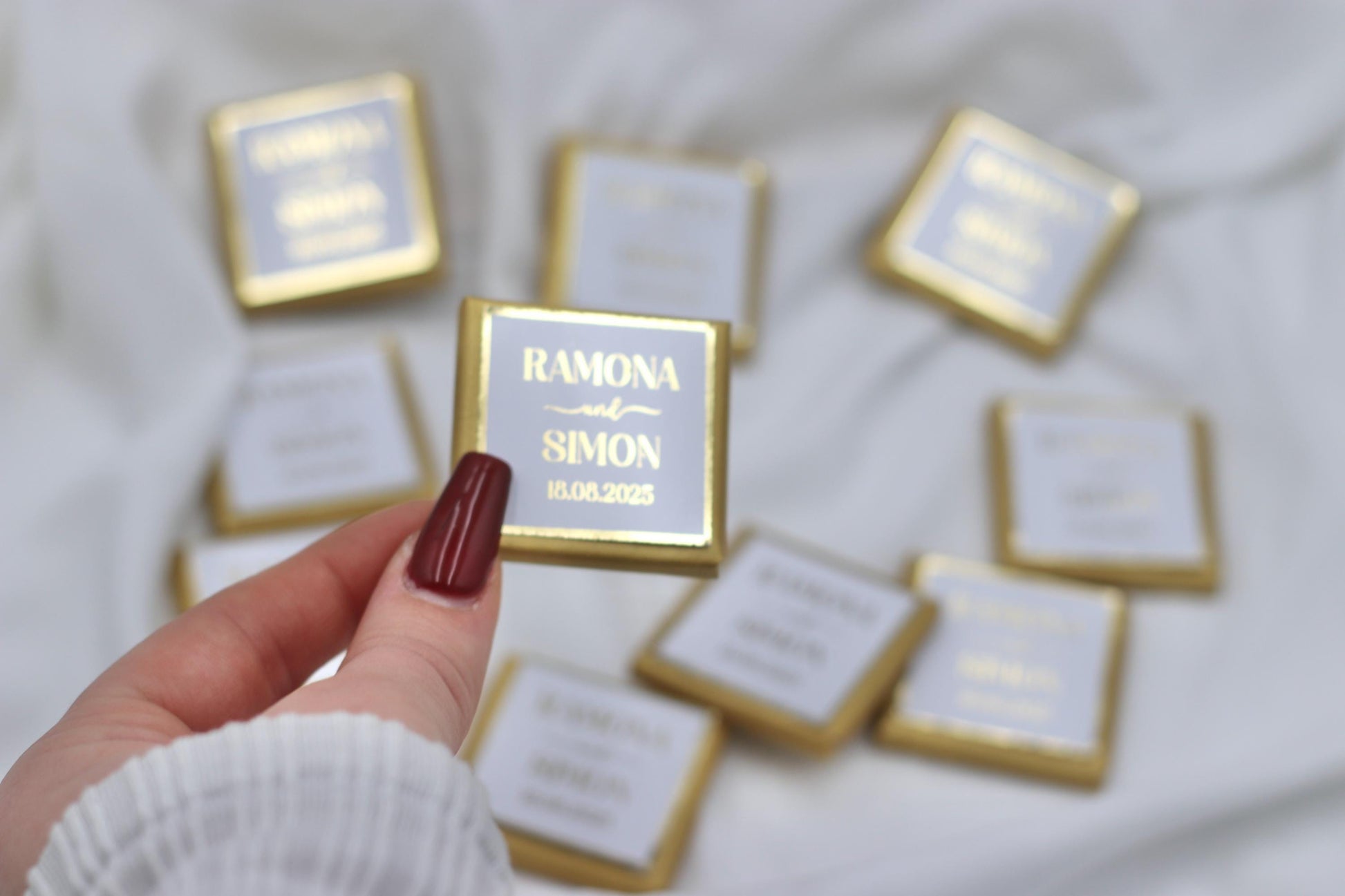 Gastgeschenk (10 Stück) Hochzeit Schokolade Gold oder Silberveredelung - Wedding favor mit Namen und Datum - Minimalistisch - luxuriös