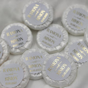Gastgeschenk Hochzeit (10 Stück) - Mini Seife, frisch duftend, personalisiert mit Namen & Datum. Schrift in gold, silber oder schwarz.