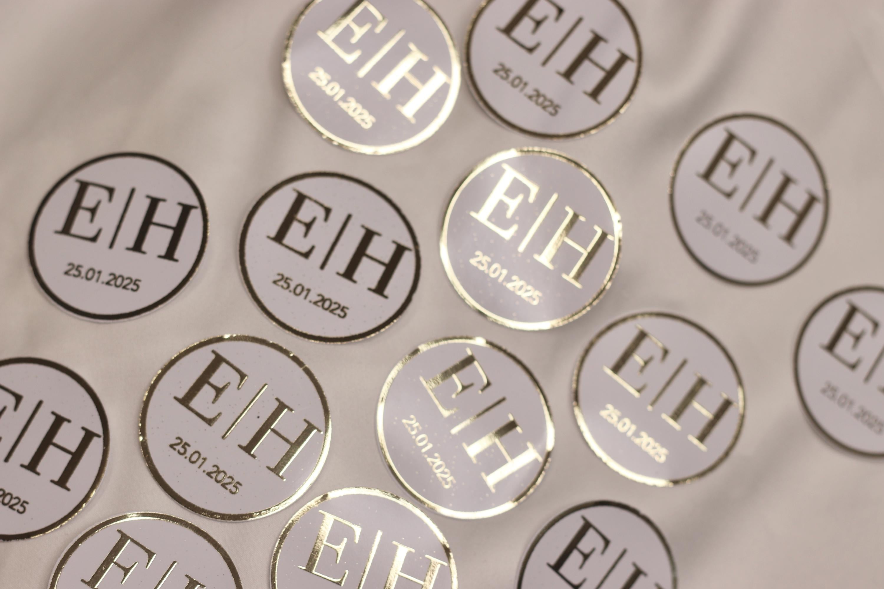 Personalisierte Etiketten für Gastgeschenke mit metallic Veredelung in gold, Hochzeit, Taufe,Sözümüz Söz, Verlobung, Initial & Datum