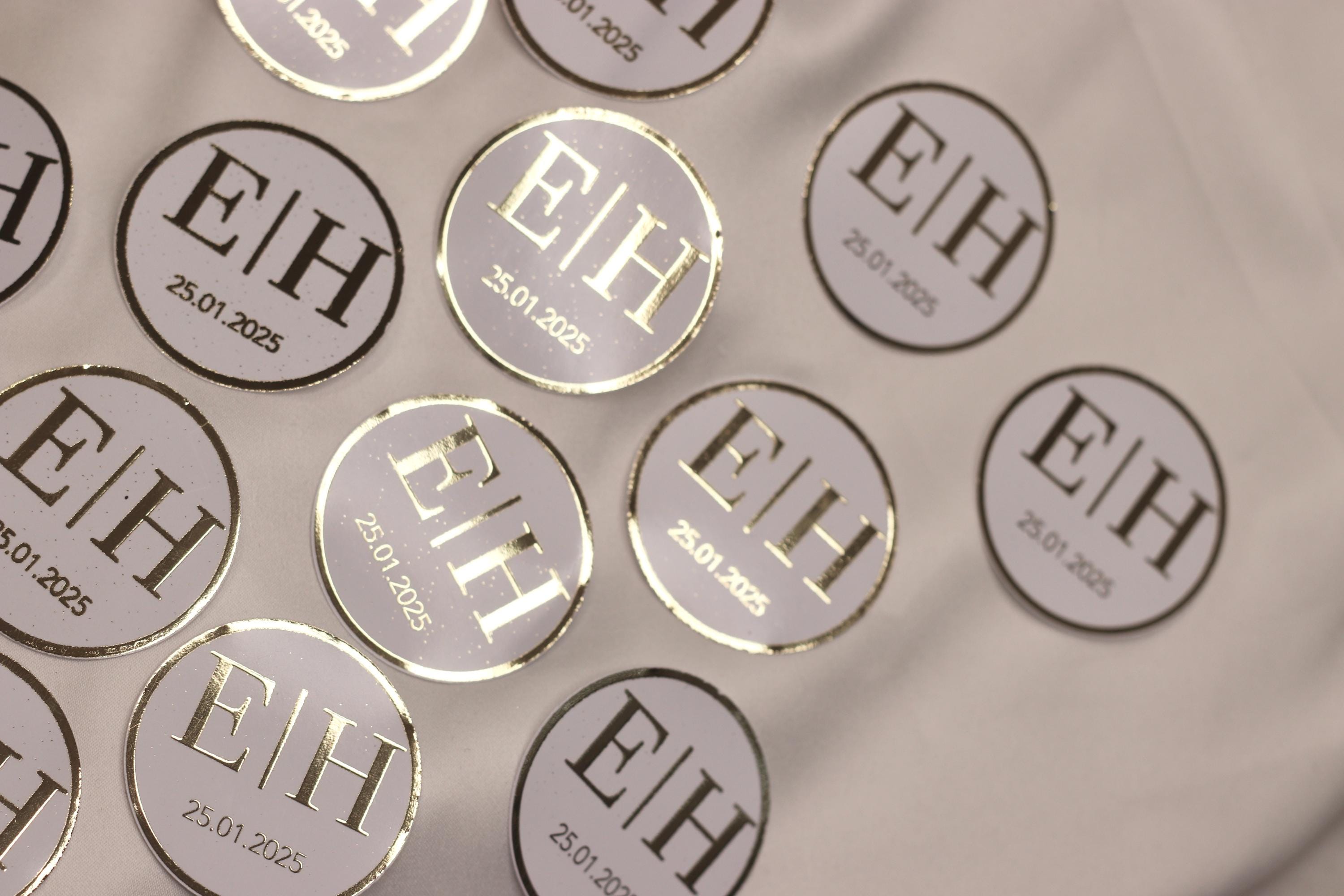 Personalisierte Etiketten für Gastgeschenke mit metallic Veredelung in gold, Hochzeit, Taufe,Sözümüz Söz, Verlobung, Initial & Datum