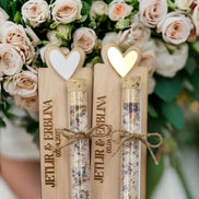 Gastgeschenke Hochzeit personalisiert Blütensalz, hochwertige Gravur & Acrylherz in verschiedenen Farben, Reagenzglas,