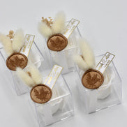 Gastgeschenk Hochzeit personalisiert - Rosenseife mit Trockenblumen und Wachssiegel