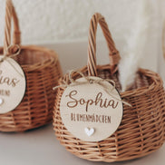 Blumenkorb Hochzeit personalisiert | Weidenkorb für Blumenmädchen - Blumenkind mit Namensanhänger & Herz | weiß oder braun