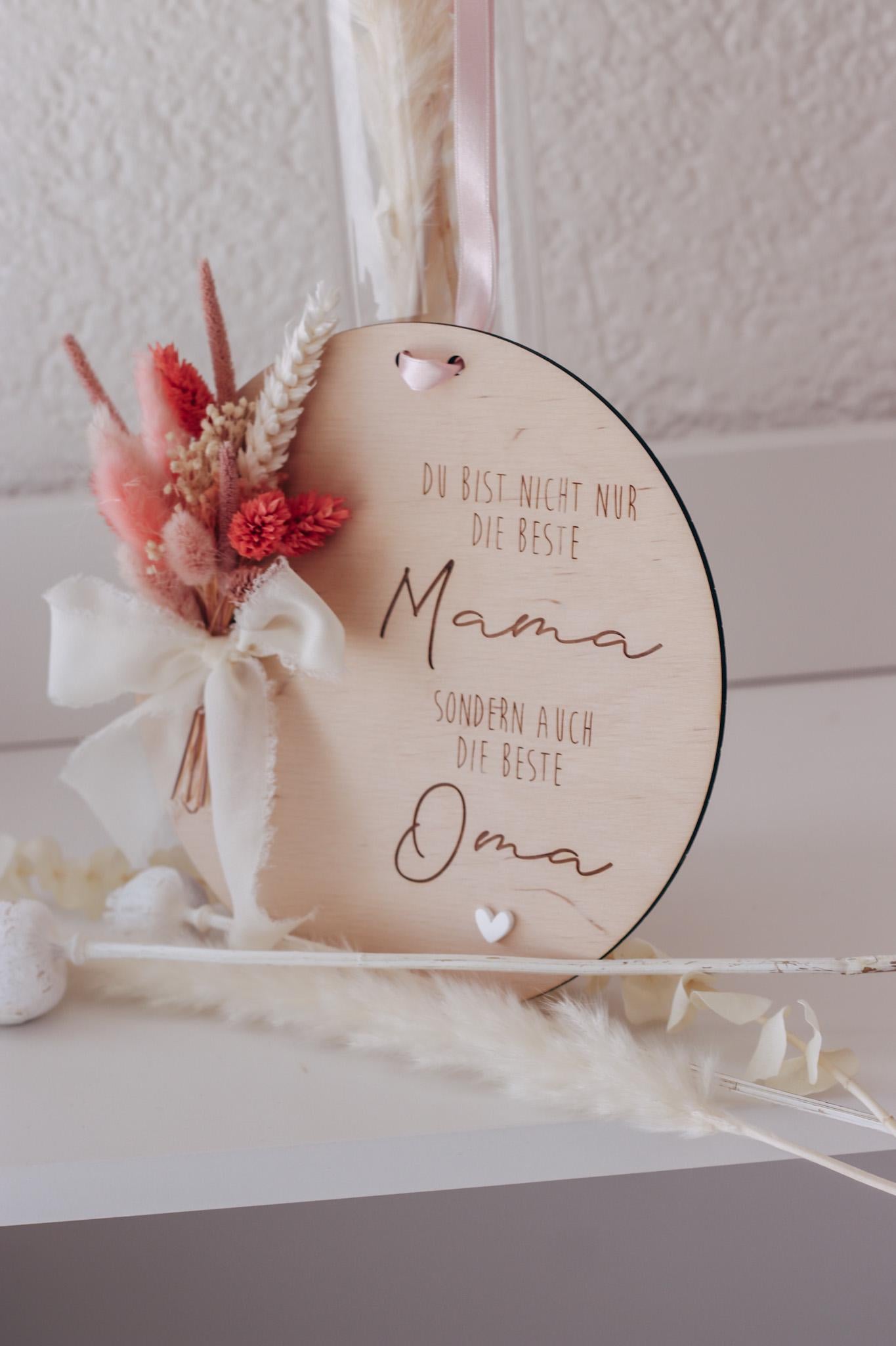 Muttertagsgeschenk für Mama & Oma – Holzschild mit Trockenblumen – „Beste Mama und Oma“ – personalisierbar – Deko Muttertag