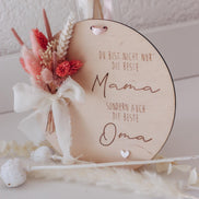 Muttertagsgeschenk für Mama & Oma – Holzschild mit Trockenblumen – „Beste Mama und Oma“ – personalisierbar – Deko Muttertag