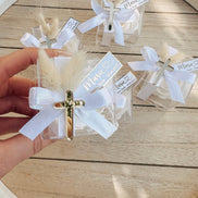 Gastgeschenk Taufe o. Kommunion - Acryl Kreuz - Personalisiert mit dem Namen, gold oder silber, Rosenseife,